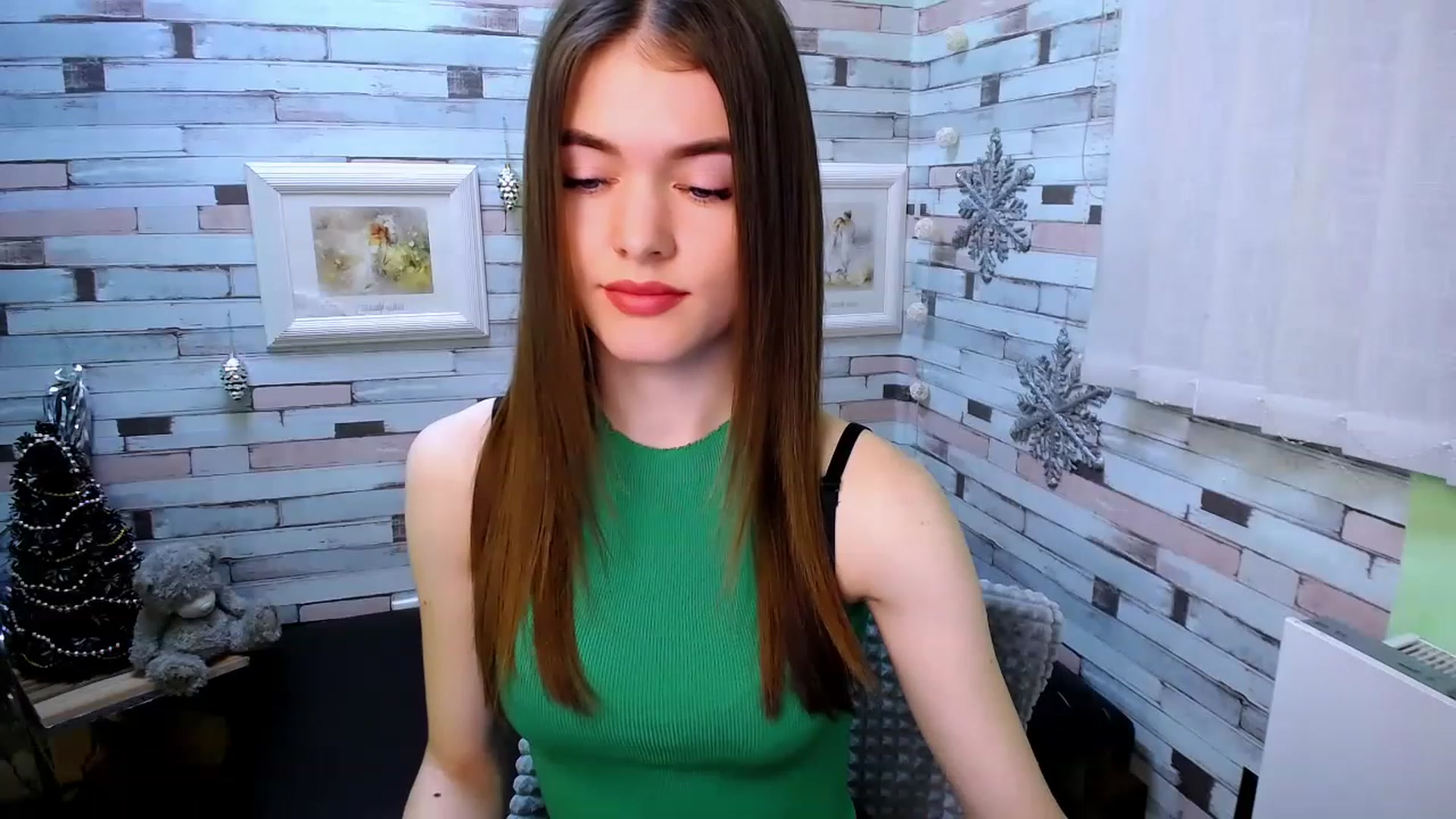 Gallery image thumbnail from Mili_Sky_'s myfreecams stream on, 12/26/2022, 08:42 image 18 of 20
