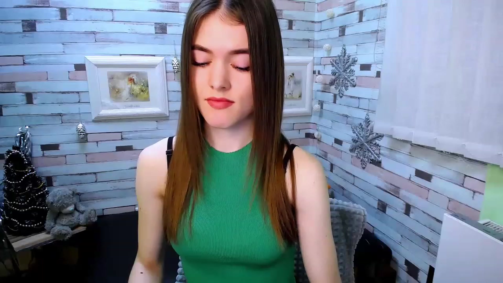 Gallery image thumbnail from Mili_Sky_'s myfreecams stream on, 12/26/2022, 08:42 image 17 of 20