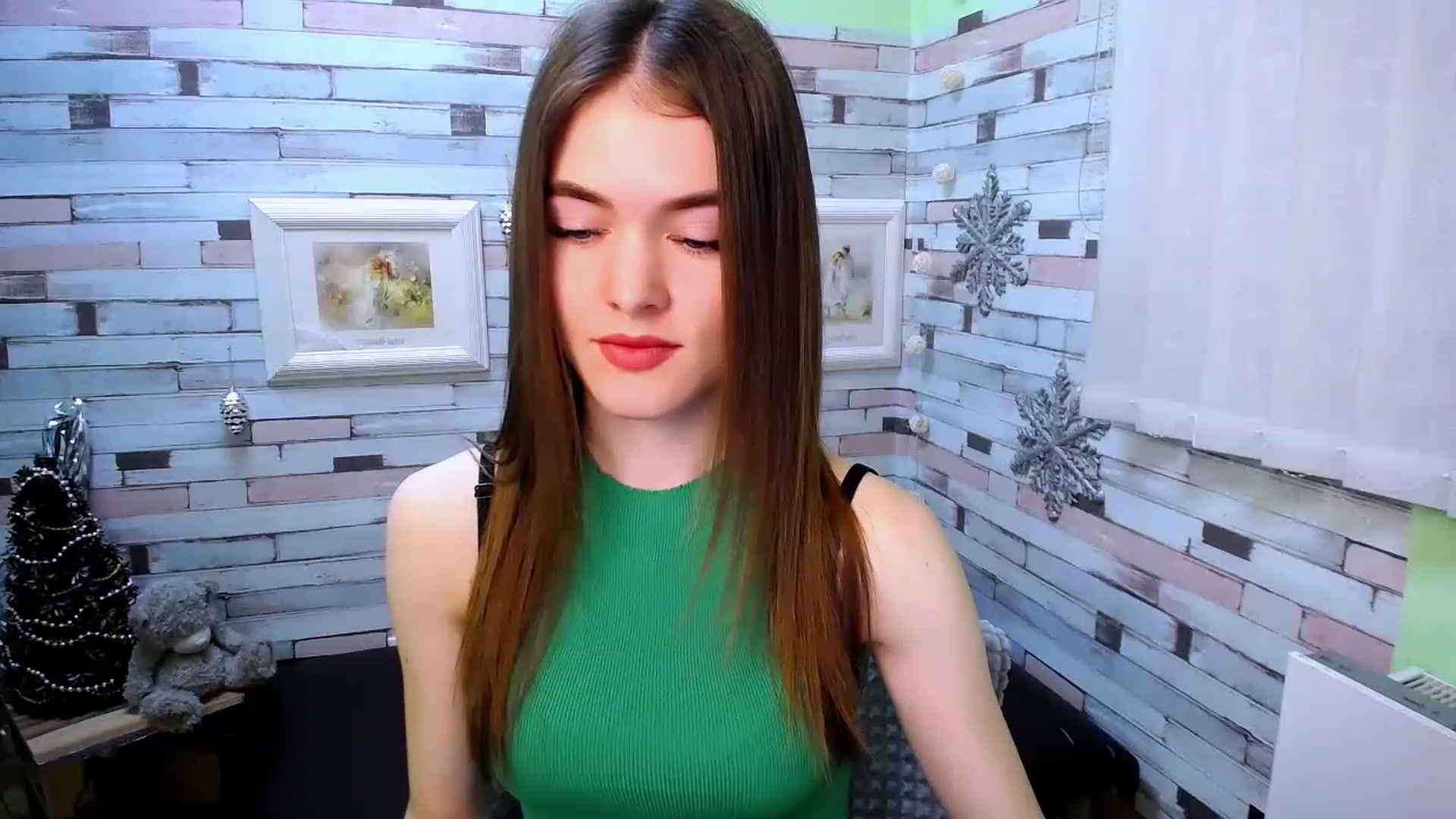 Gallery image thumbnail from Mili_Sky_'s myfreecams stream on, 12/26/2022, 08:42 image 6 of 20