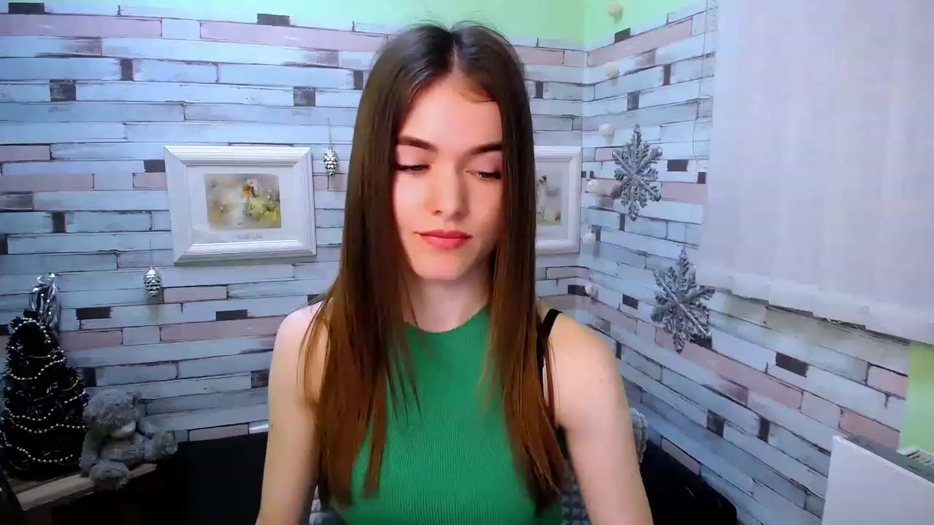 Gallery image thumbnail from Mili_Sky_'s myfreecams stream on, 12/26/2022, 09:48 image 10 of 20