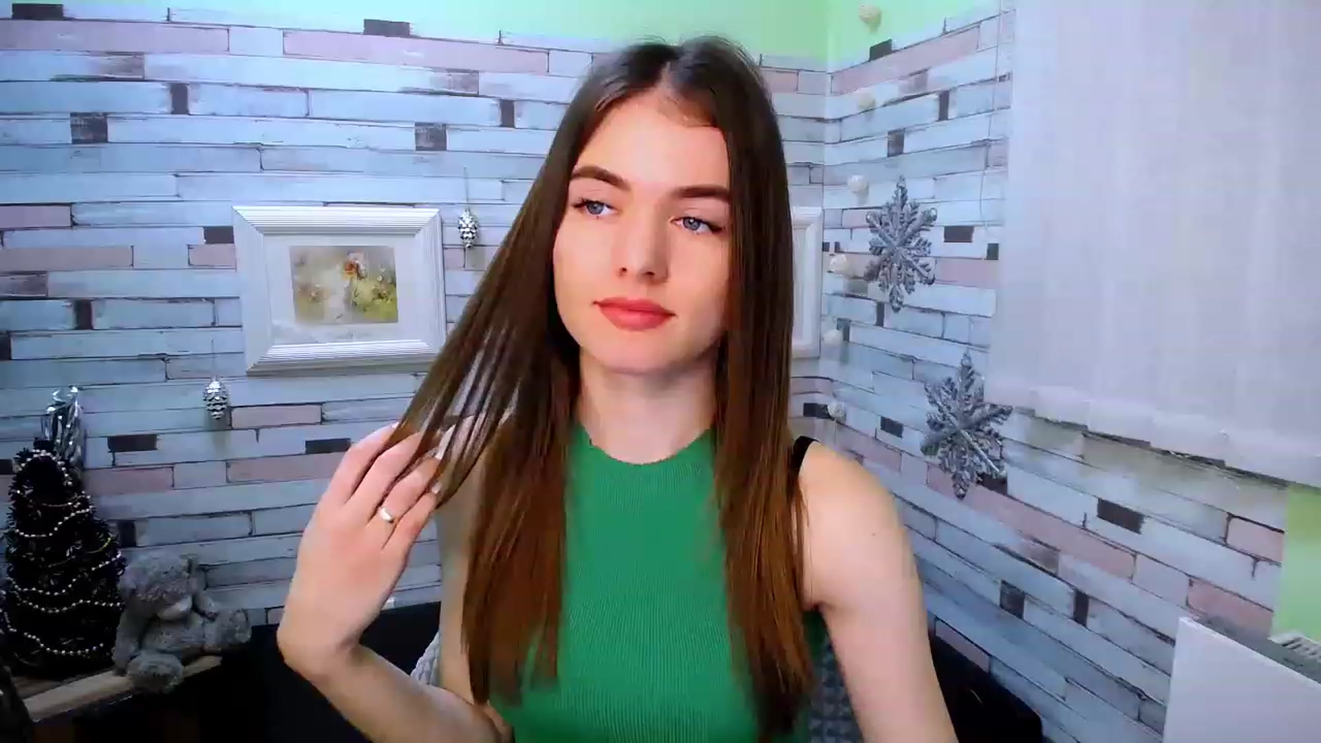 Gallery image thumbnail from Mili_Sky_'s myfreecams stream on, 12/26/2022, 09:48 image 15 of 20
