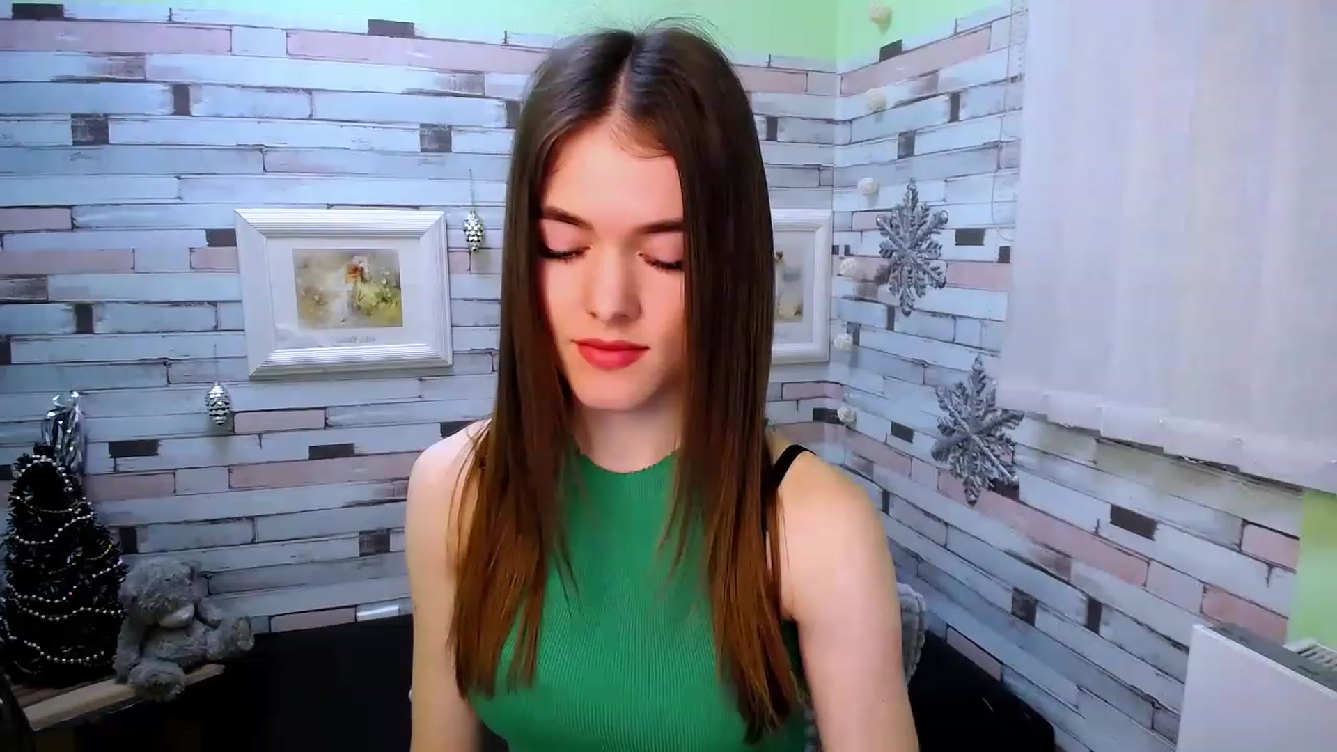 Gallery image thumbnail from Mili_Sky_'s myfreecams stream on, 12/26/2022, 09:48 image 13 of 20