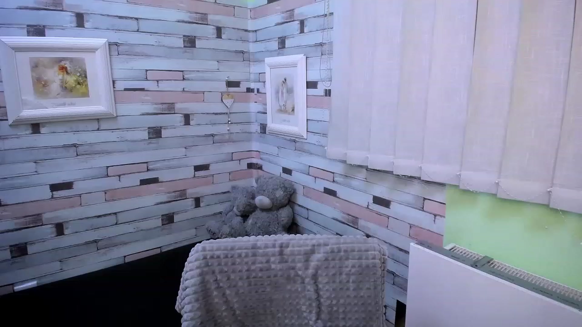 Gallery image thumbnail from Mili_Sky_'s myfreecams stream on, 01/16/2023, 09:51 image 16 of 20