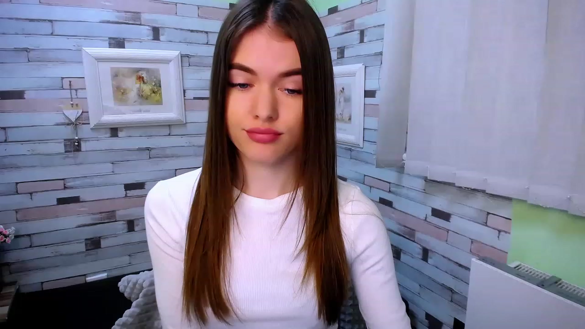 Gallery image thumbnail from Mili_Sky_'s myfreecams stream on, 01/23/2023, 11:22 image 5 of 20