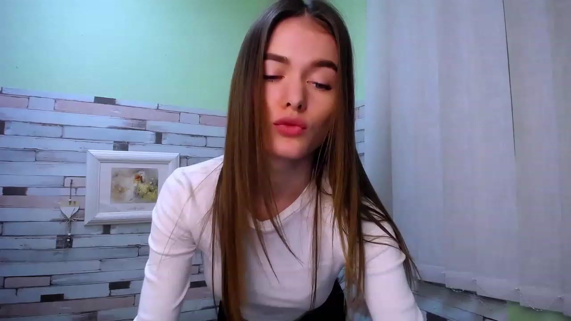Gallery image thumbnail from Mili_Sky_'s myfreecams stream on, 01/27/2023, 17:23 image 6 of 20