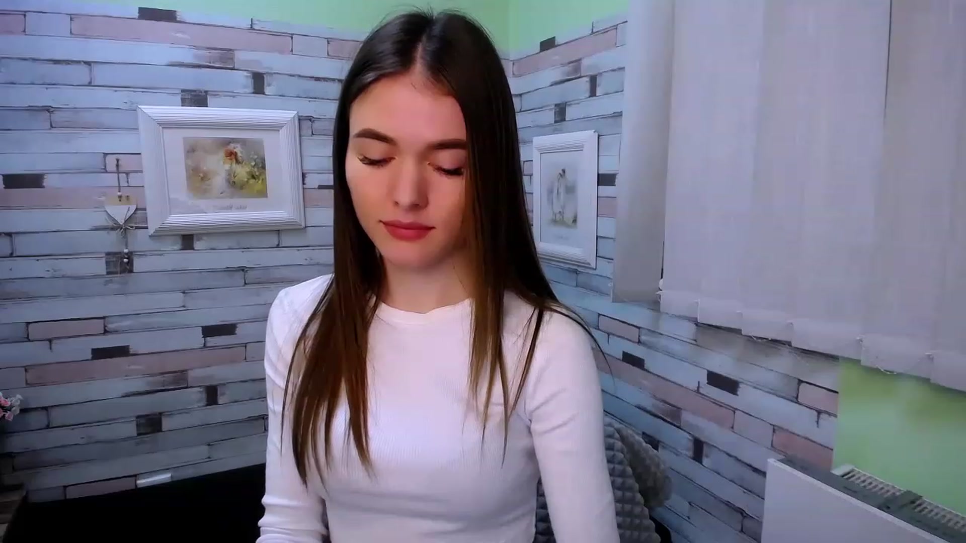 Gallery image thumbnail from Mili_Sky_'s myfreecams stream on, 01/27/2023, 17:23 image 15 of 20