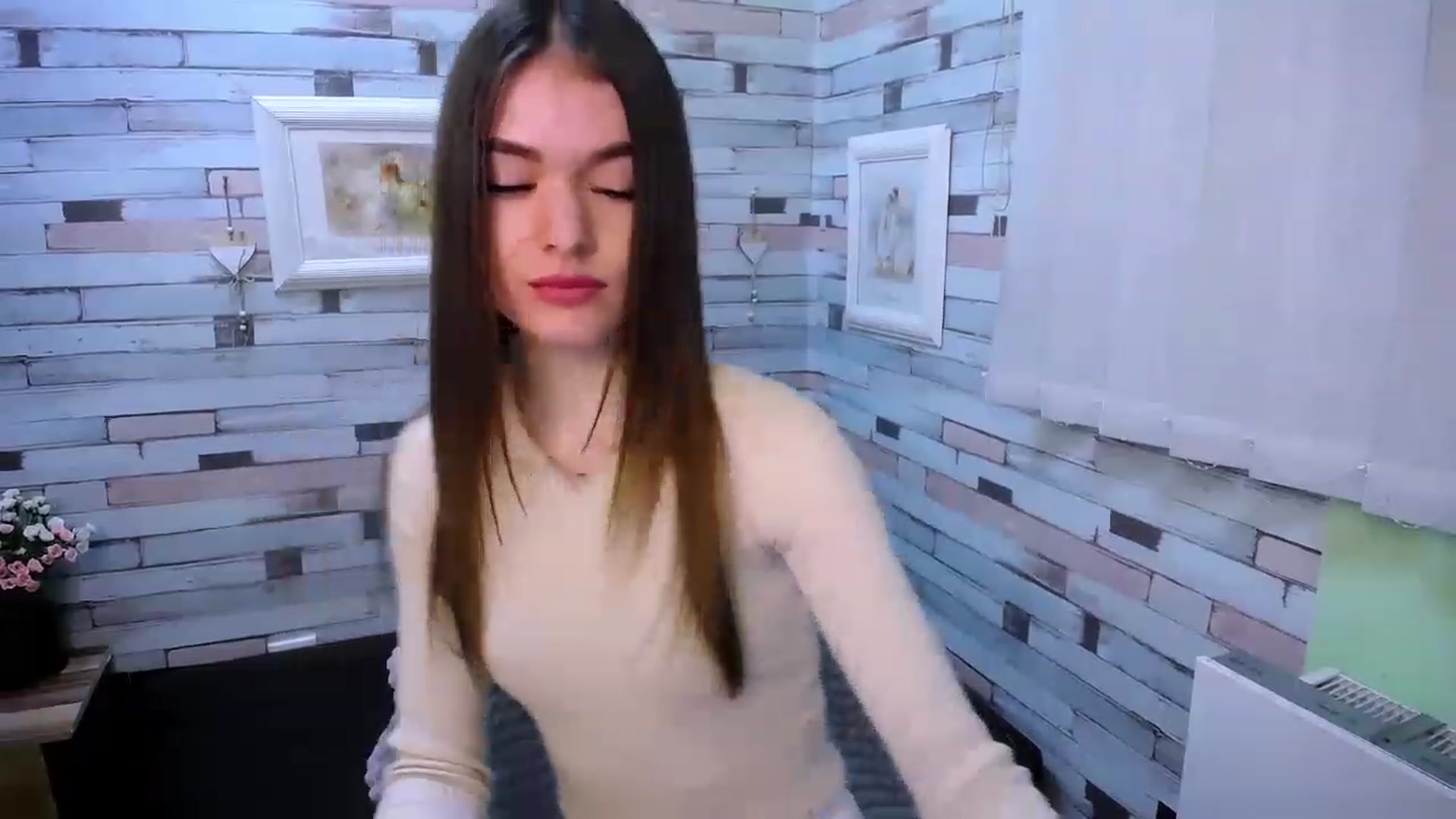 Gallery image thumbnail from Mili_Sky_'s myfreecams stream on, 01/31/2023, 10:01 image 7 of 20