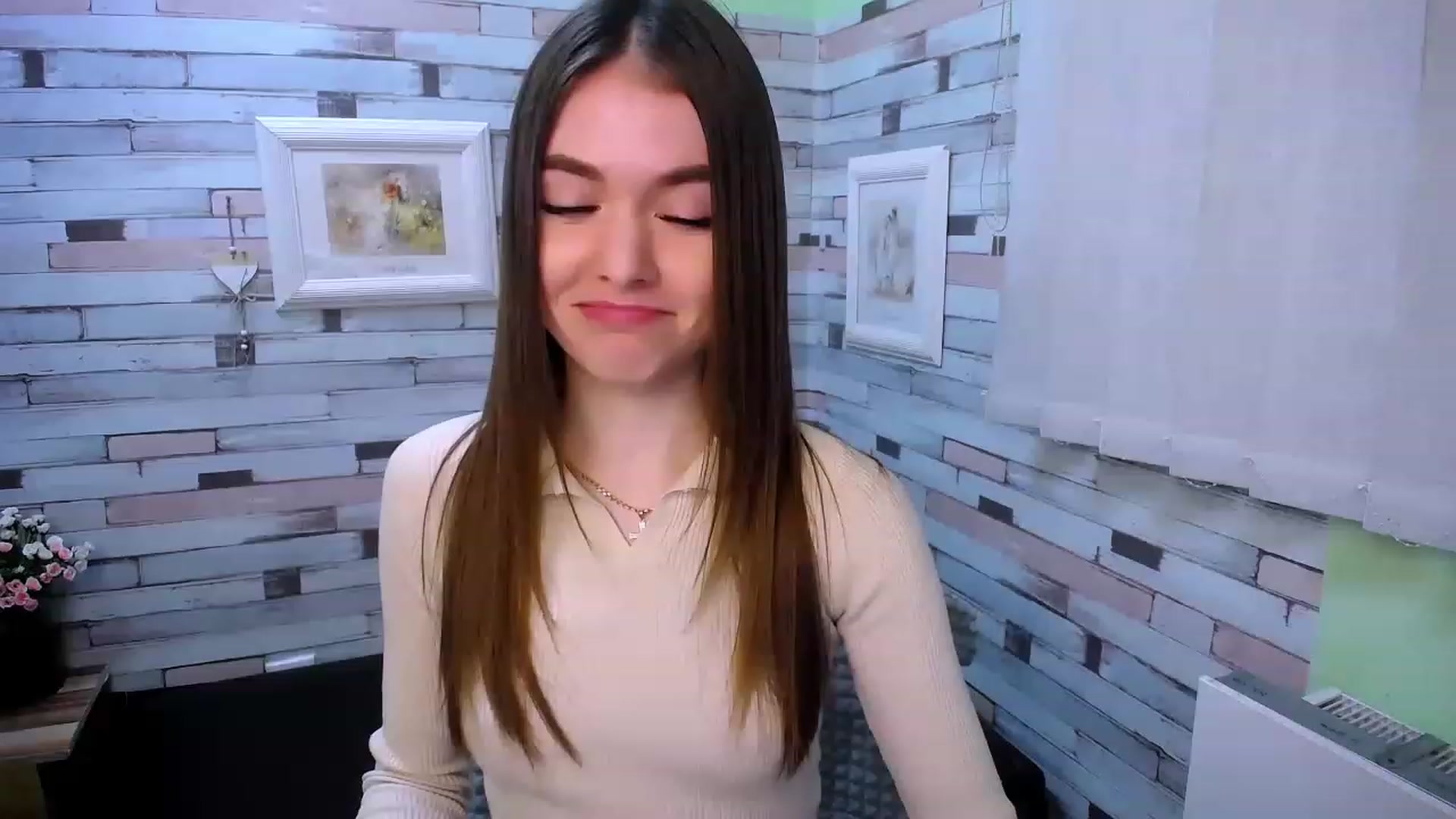 Gallery image thumbnail from Mili_Sky_'s myfreecams stream on, 01/31/2023, 10:01 image 3 of 20
