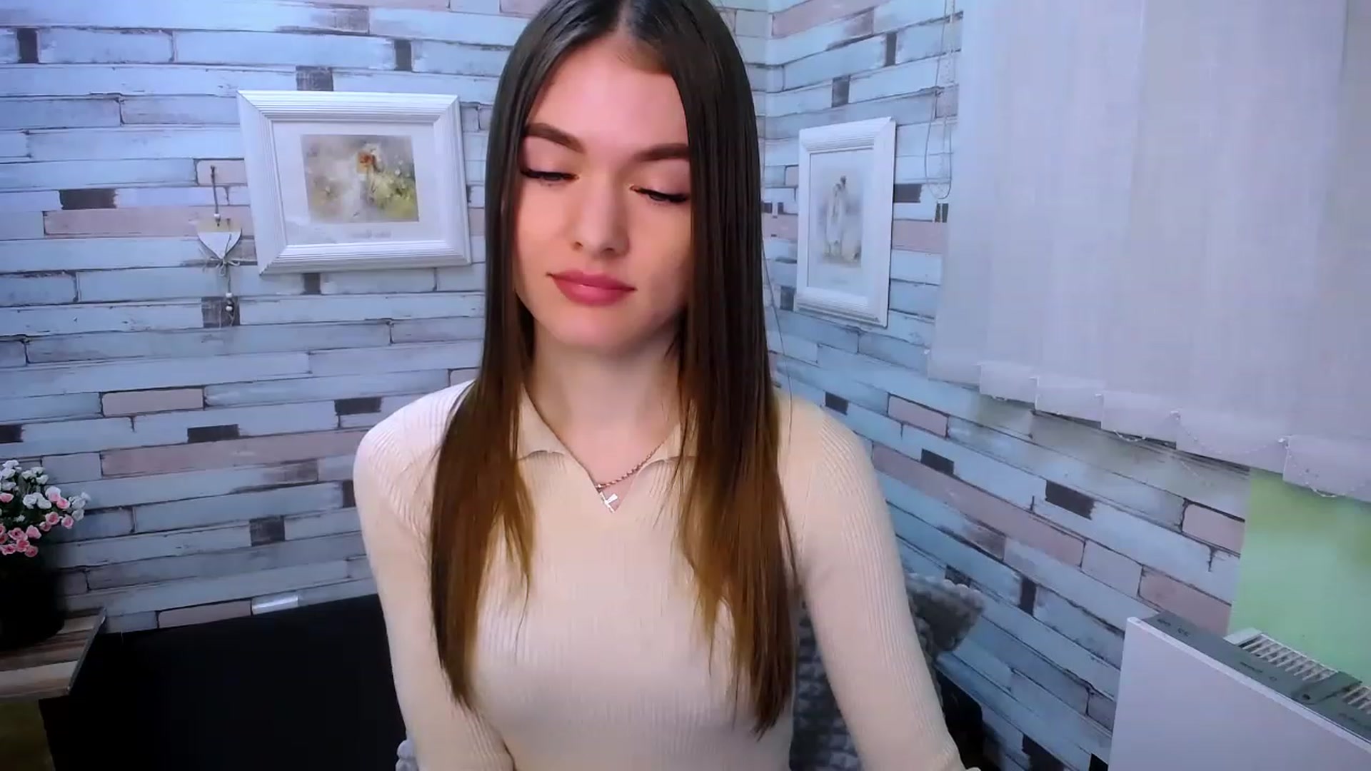 Gallery image thumbnail from Mili_Sky_'s myfreecams stream on, 01/31/2023, 10:01 image 10 of 20