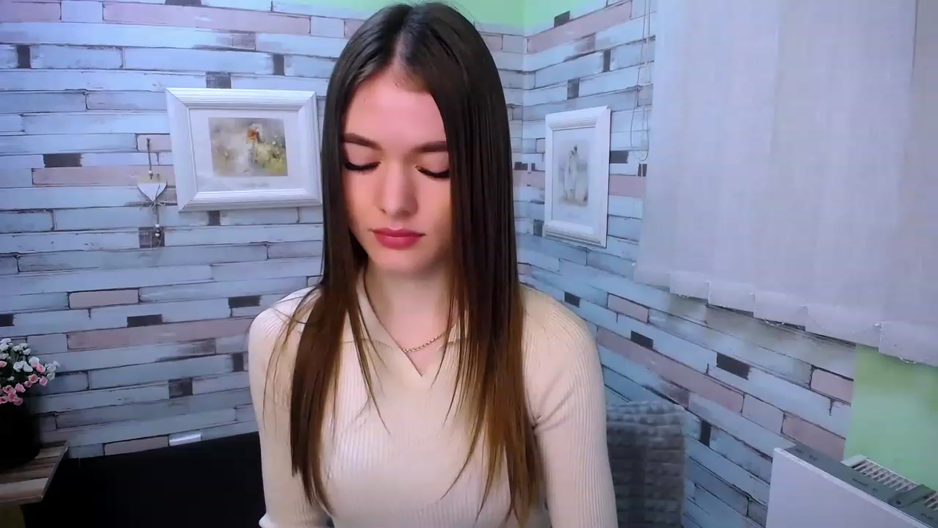 Gallery image thumbnail from Mili_Sky_'s myfreecams stream on, 01/31/2023, 10:01 image 15 of 20