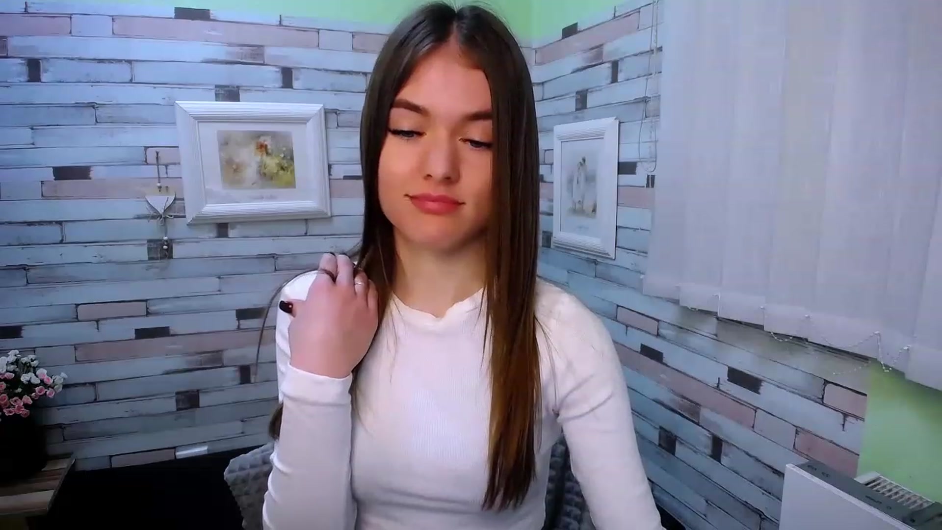 Gallery image thumbnail from Mili_Sky_'s myfreecams stream on, 02/01/2023, 11:55 image 11 of 20