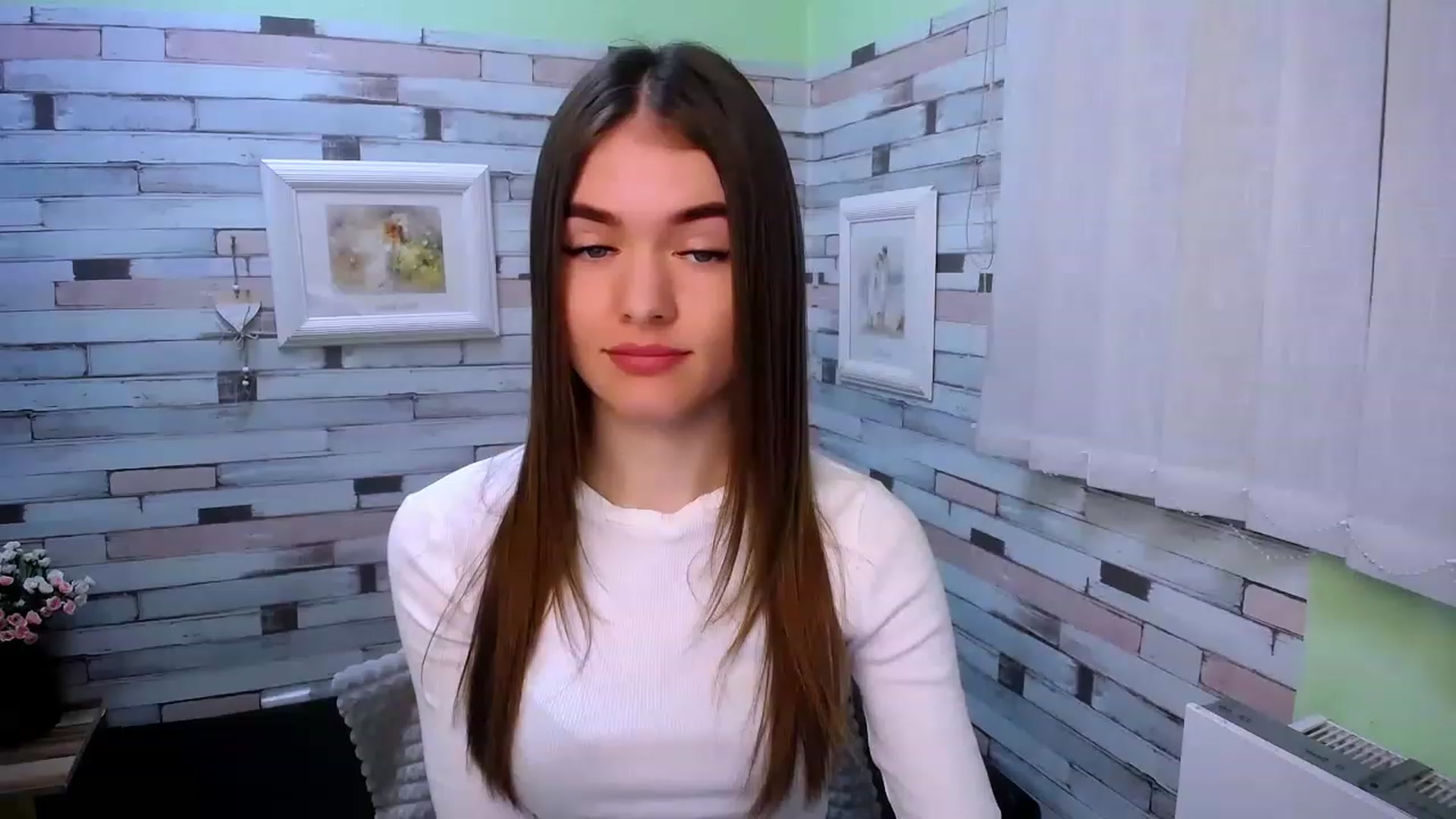 Gallery image thumbnail from Mili_Sky_'s myfreecams stream on, 02/03/2023, 08:34 image 11 of 20