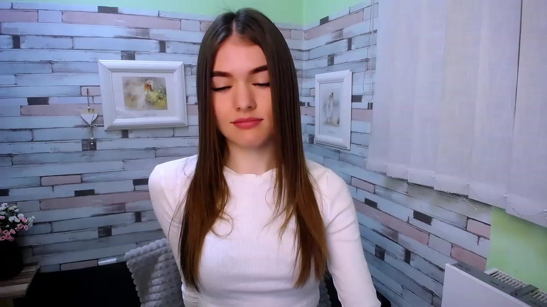 Gallery image thumbnail from Mili_Sky_'s myfreecams stream on, 02/03/2023, 08:34 image 12 of 20