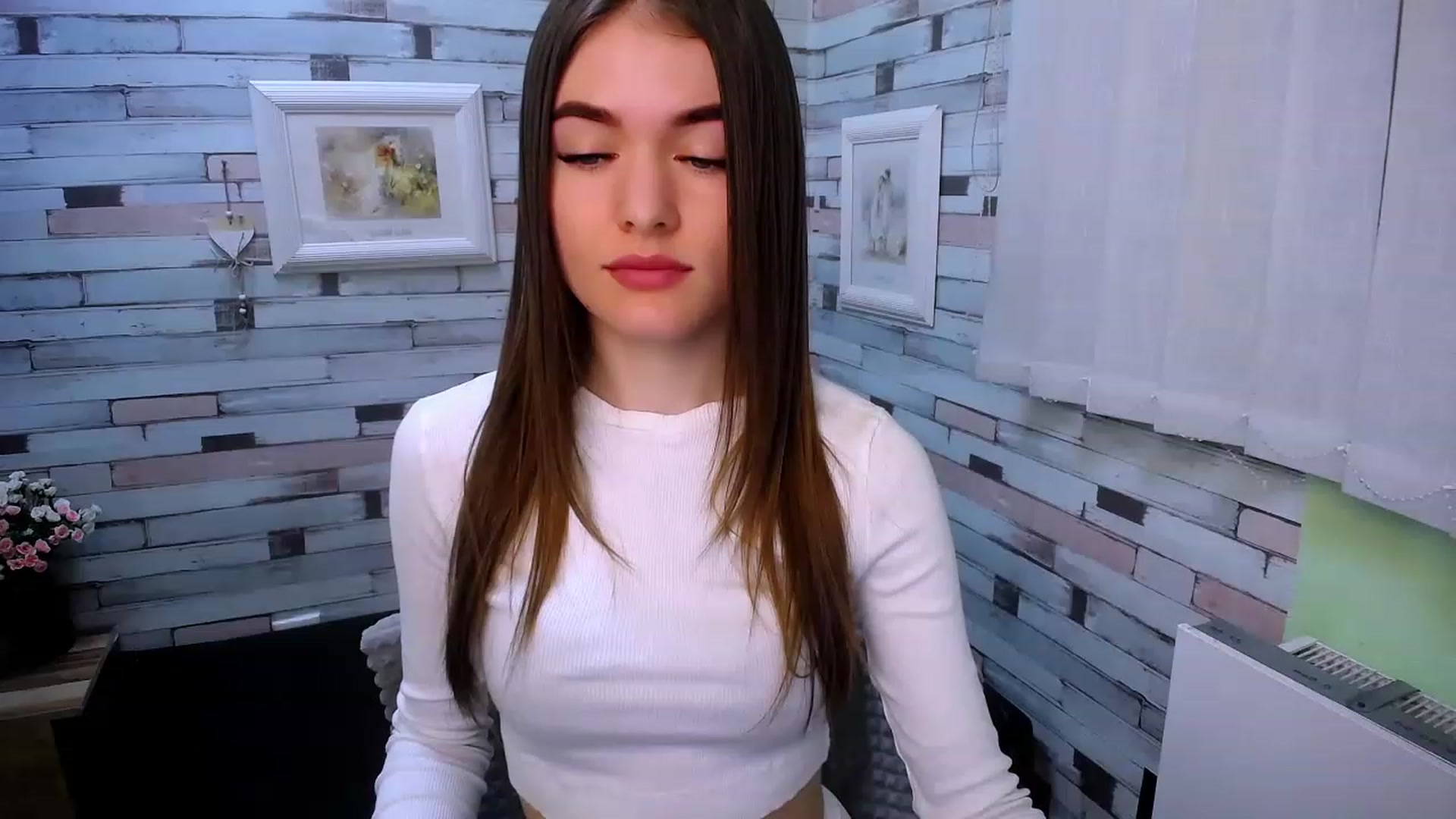 Gallery image thumbnail from Mili_Sky_'s myfreecams stream on, 02/03/2023, 08:34 image 20 of 20