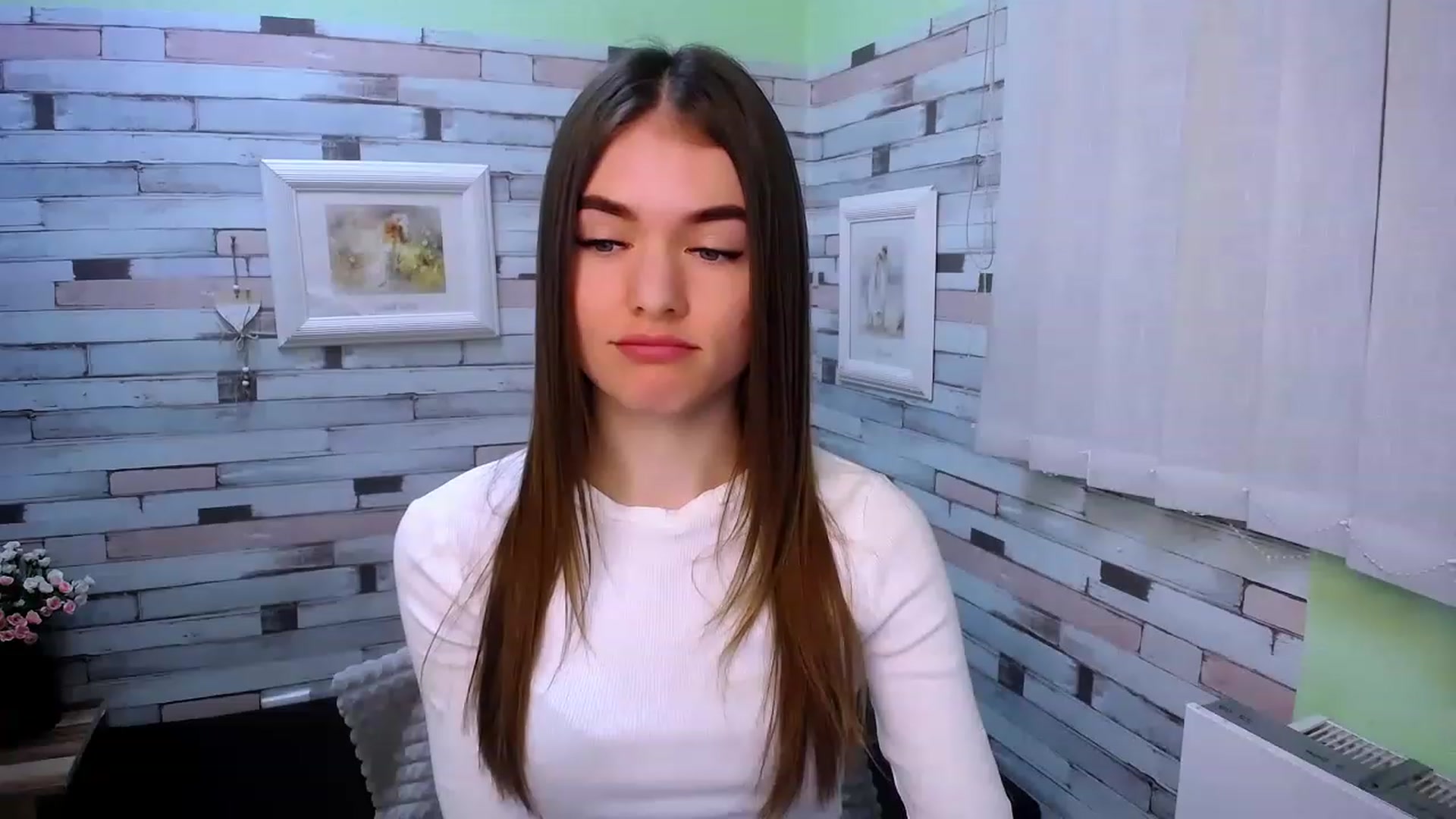 Gallery image thumbnail from Mili_Sky_'s myfreecams stream on, 02/03/2023, 08:34 image 10 of 20