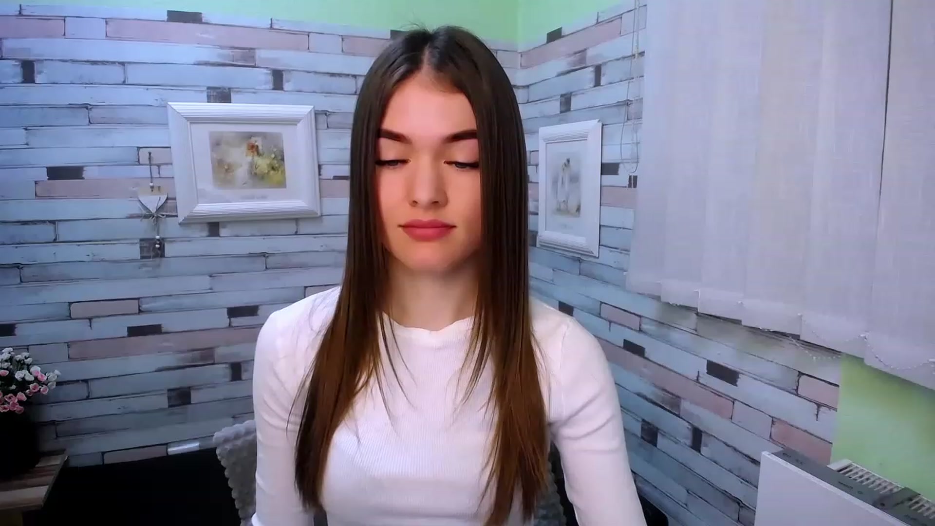 Gallery image thumbnail from Mili_Sky_'s myfreecams stream on, 02/03/2023, 08:34 image 15 of 20