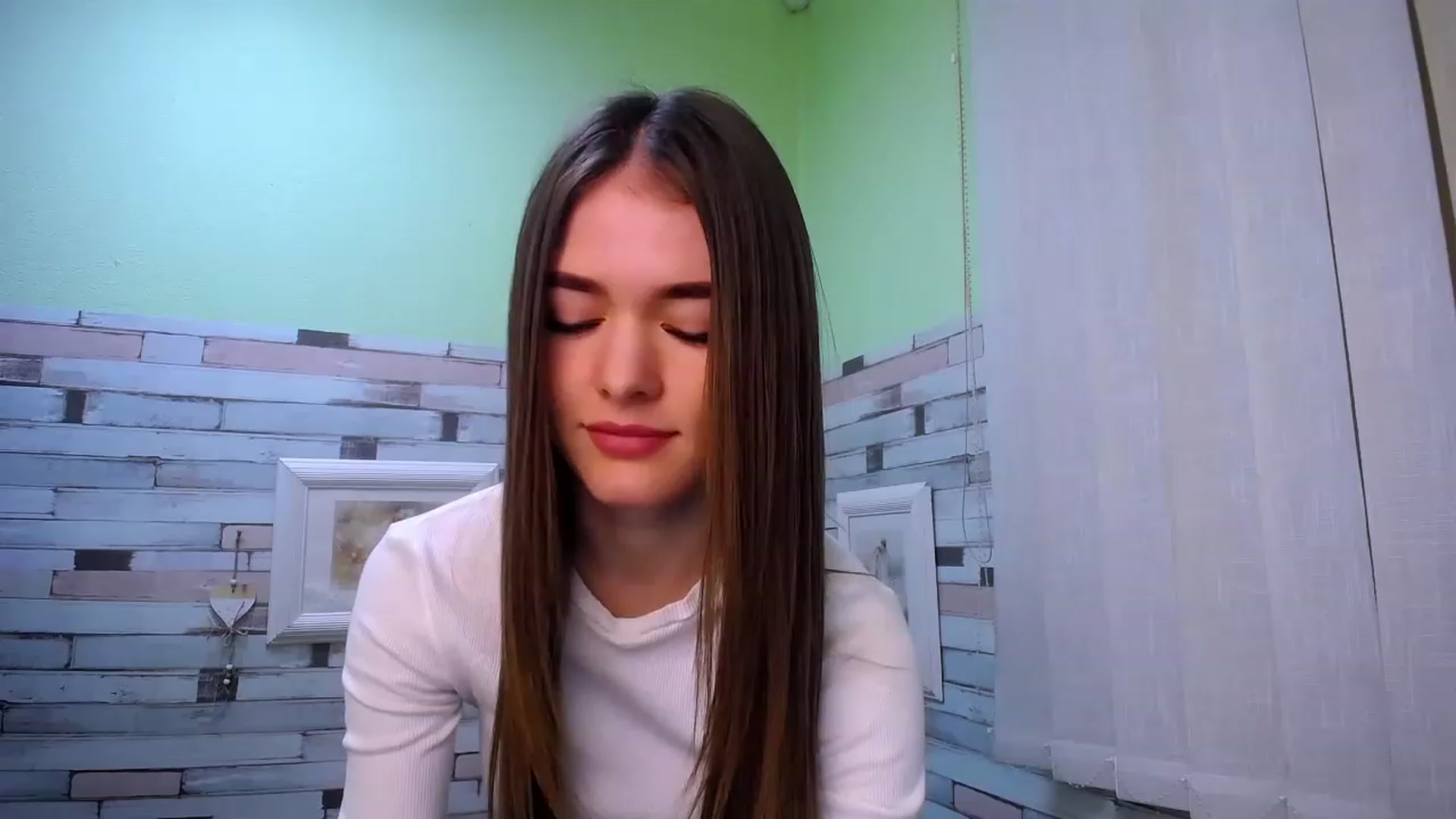Gallery image thumbnail from Mili_Sky_'s myfreecams stream on, 02/03/2023, 08:34 image 2 of 20