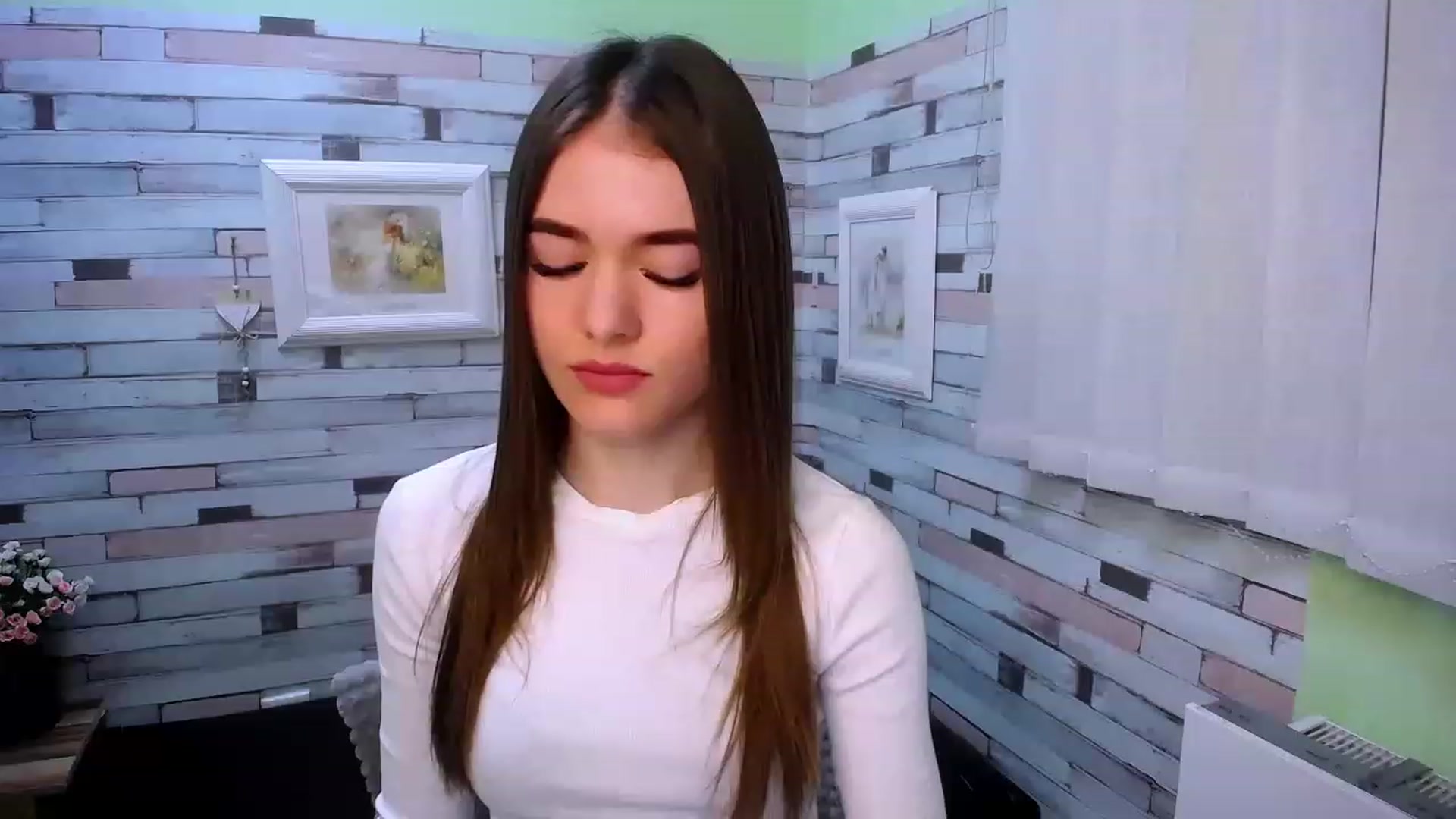 Gallery image thumbnail from Mili_Sky_'s myfreecams stream on, 02/03/2023, 08:34 image 14 of 20