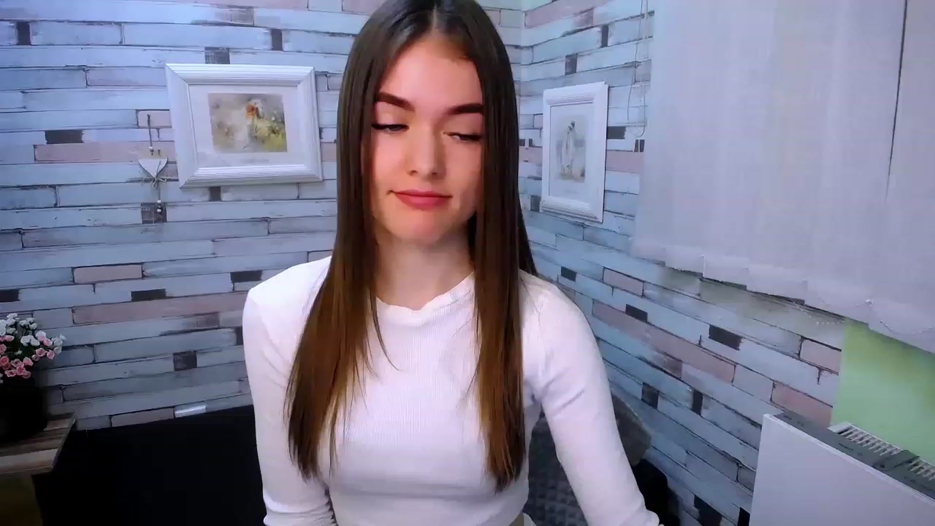 Gallery image thumbnail from Mili_Sky_'s myfreecams stream on, 02/03/2023, 10:02 image 11 of 20