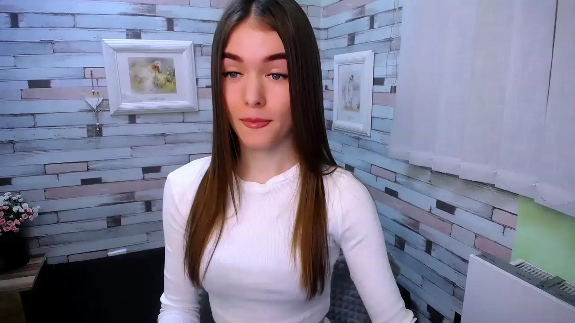 Gallery image thumbnail from Mili_Sky_'s myfreecams stream on, 02/03/2023, 10:02 image 8 of 20
