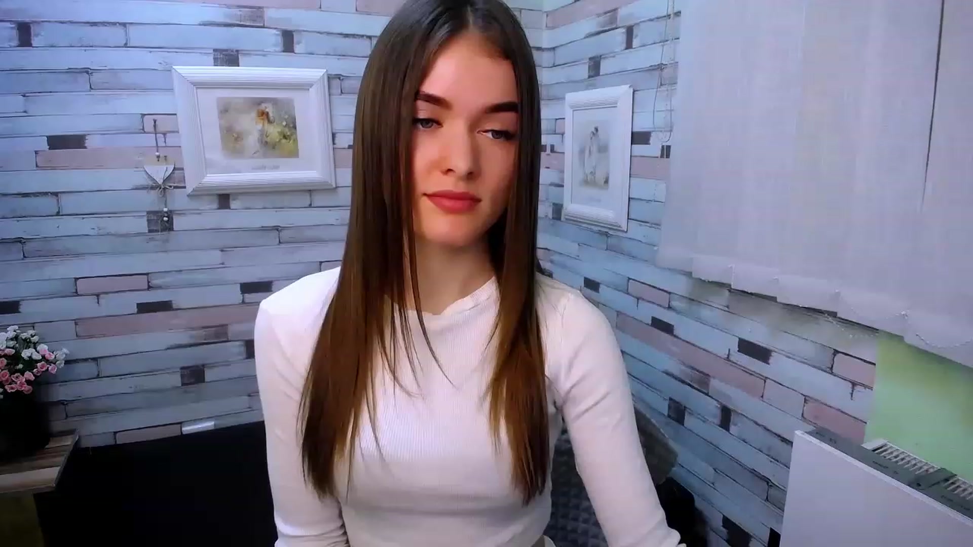 Gallery image thumbnail from Mili_Sky_'s myfreecams stream on, 02/03/2023, 10:02 image 10 of 20