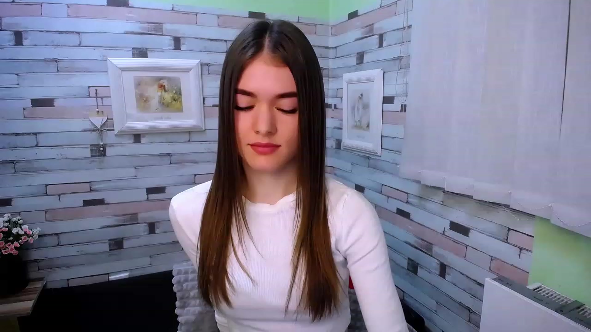 Gallery image thumbnail from Mili_Sky_'s myfreecams stream on, 02/03/2023, 10:02 image 20 of 20