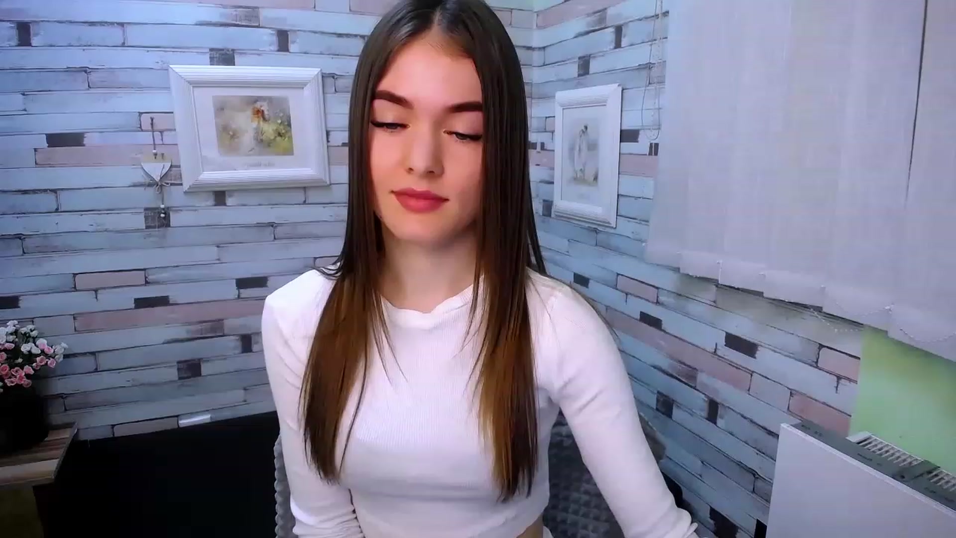 Gallery image thumbnail from Mili_Sky_'s myfreecams stream on, 02/03/2023, 10:02 image 7 of 20