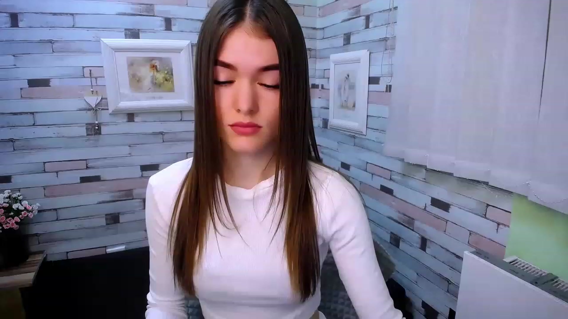 Gallery image thumbnail from Mili_Sky_'s myfreecams stream on, 02/03/2023, 10:02 image 2 of 20