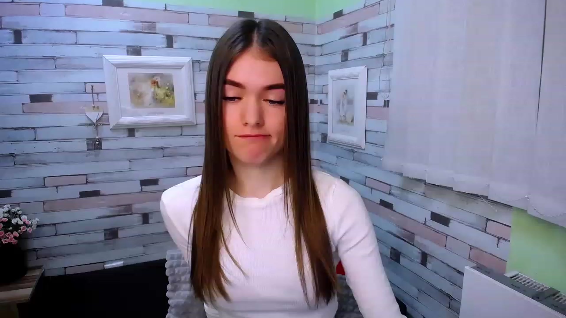 Gallery image thumbnail from Mili_Sky_'s myfreecams stream on, 02/03/2023, 10:02 image 19 of 20