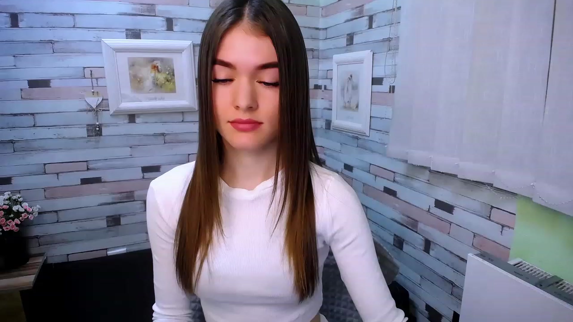 Gallery image thumbnail from Mili_Sky_'s myfreecams stream on, 02/03/2023, 10:02 image 12 of 20