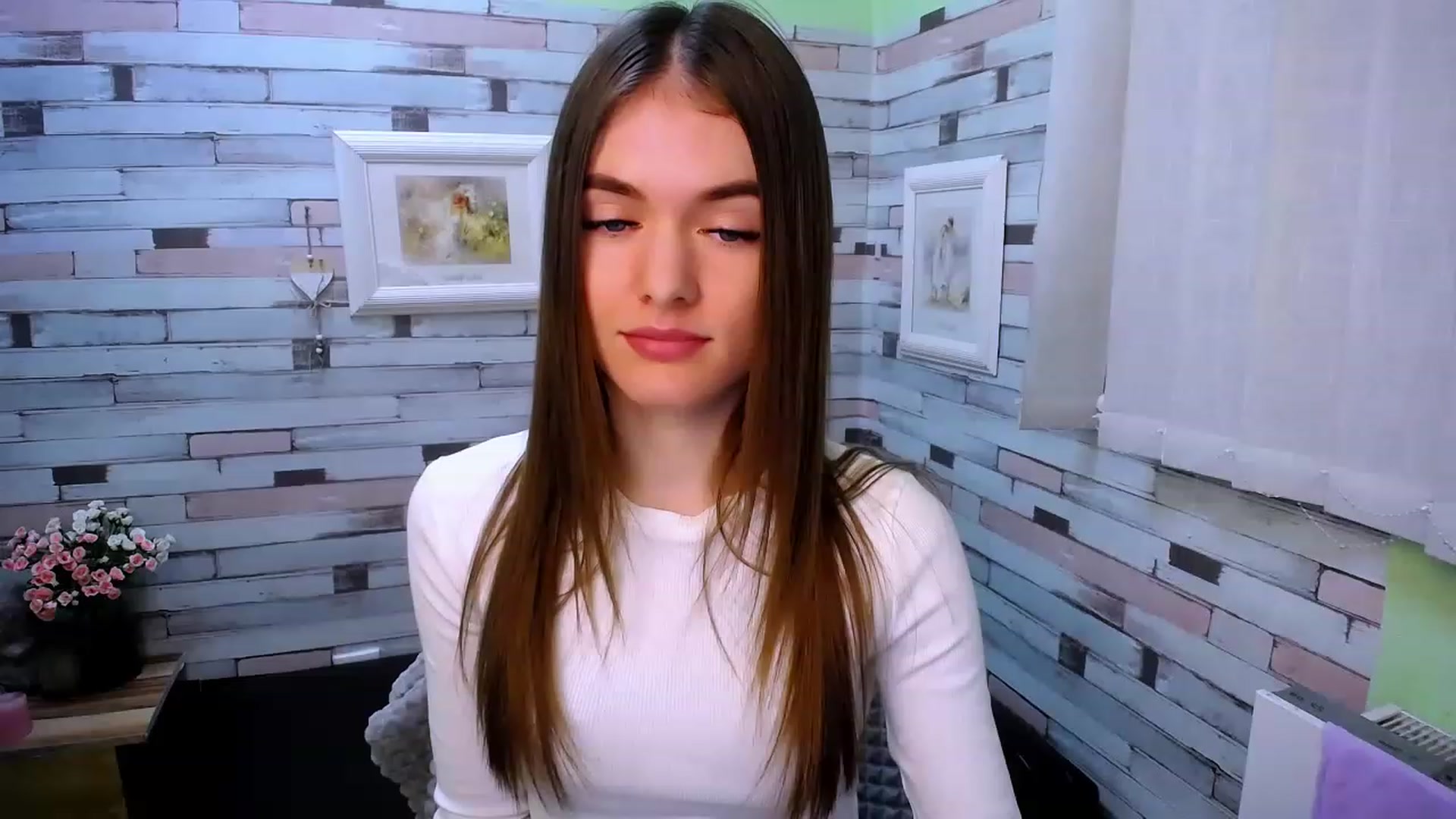 Gallery image thumbnail from Mili_Sky_'s myfreecams stream on, 02/06/2023, 10:22 image 19 of 20