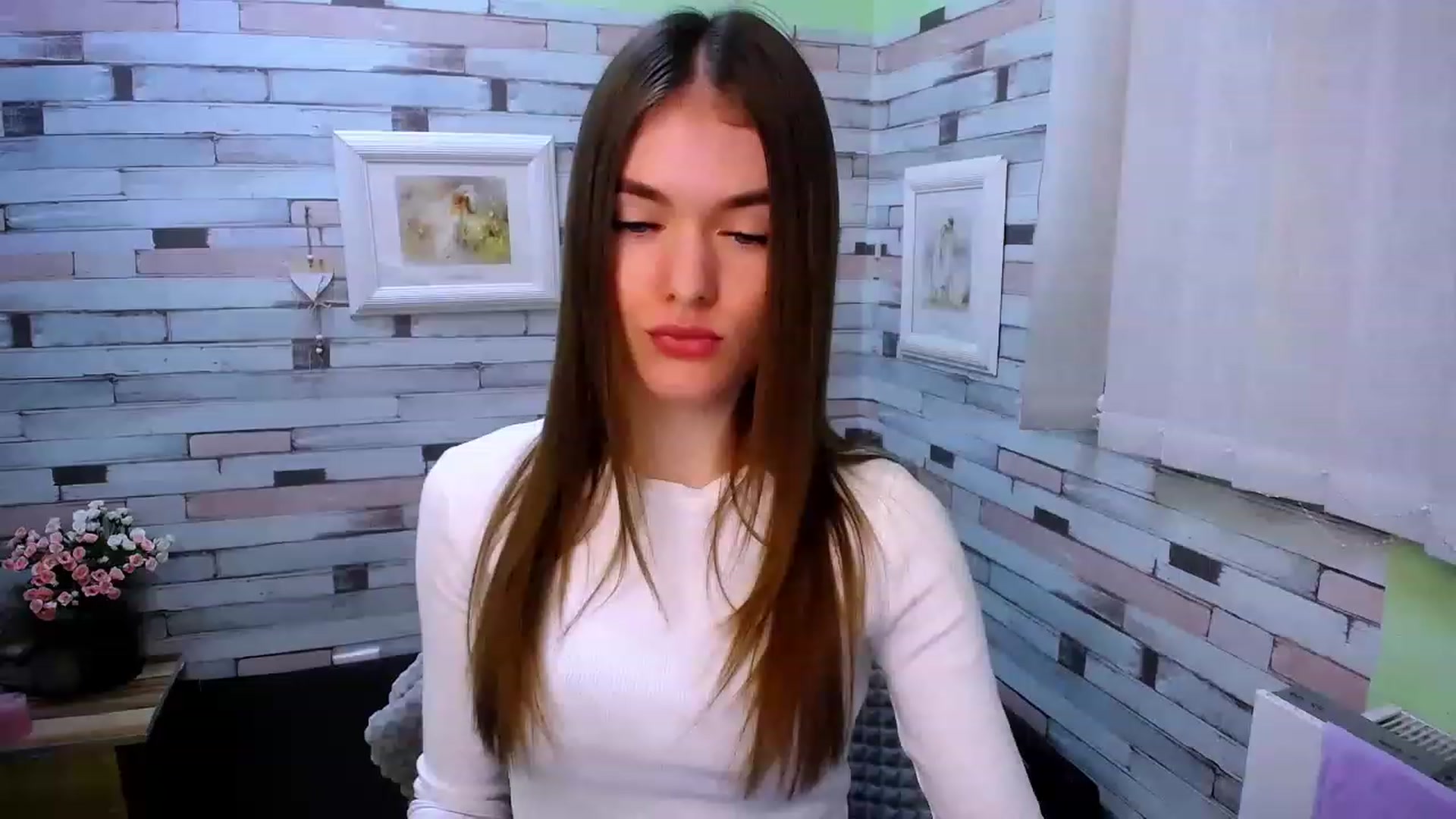 Gallery image thumbnail from Mili_Sky_'s myfreecams stream on, 02/06/2023, 10:22 image 15 of 20