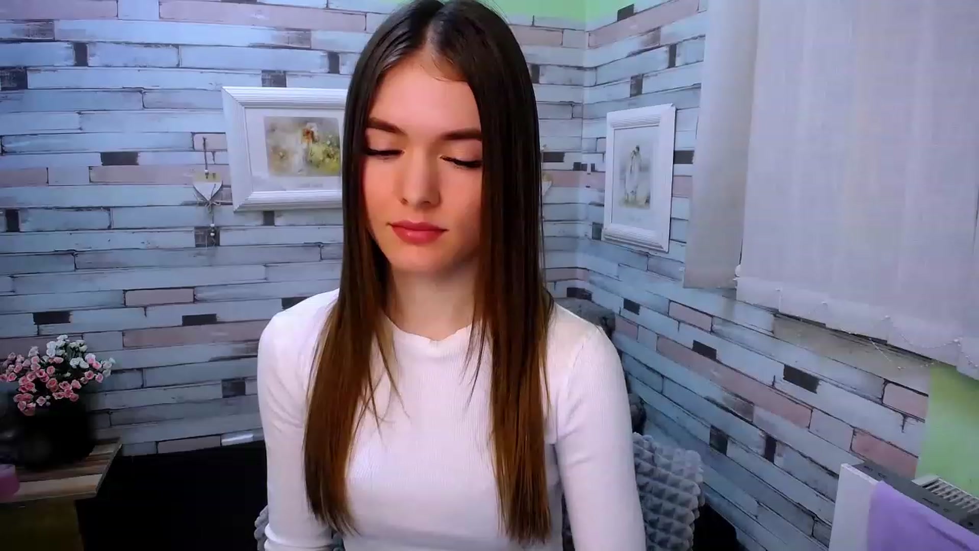 Gallery image thumbnail from Mili_Sky_'s myfreecams stream on, 02/06/2023, 11:03 image 18 of 20