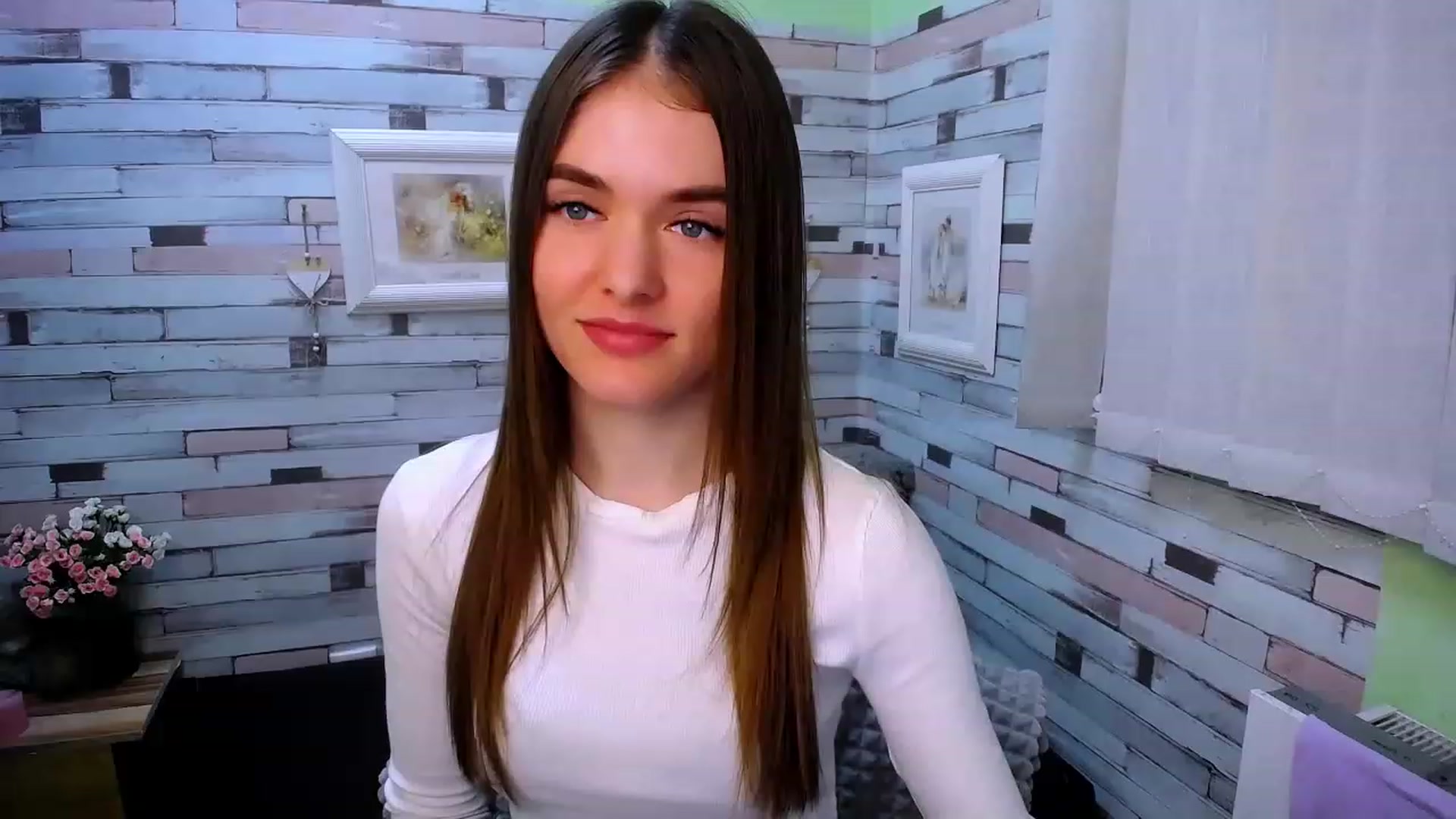 Gallery image thumbnail from Mili_Sky_'s myfreecams stream on, 02/06/2023, 11:03 image 5 of 20