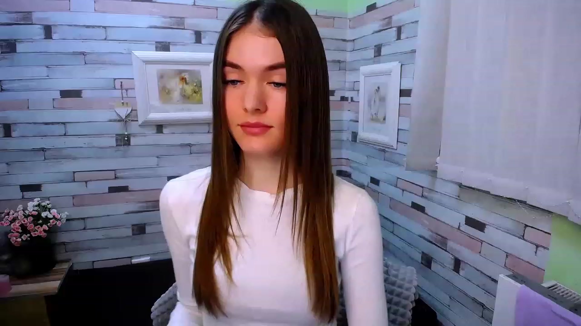Gallery image thumbnail from Mili_Sky_'s myfreecams stream on, 02/06/2023, 11:03 image 13 of 20