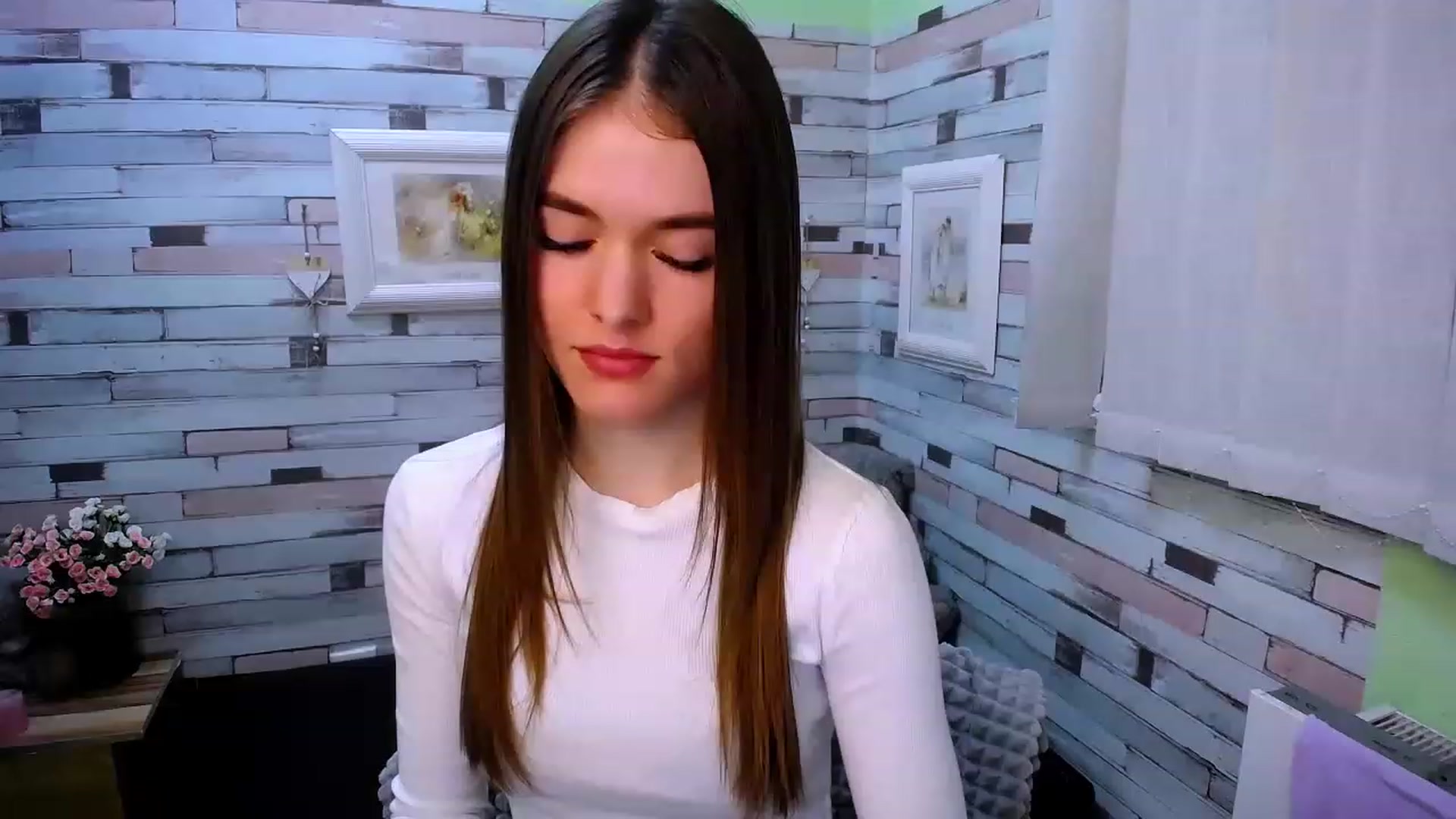 Gallery image thumbnail from Mili_Sky_'s myfreecams stream on, 02/06/2023, 11:03 image 12 of 20