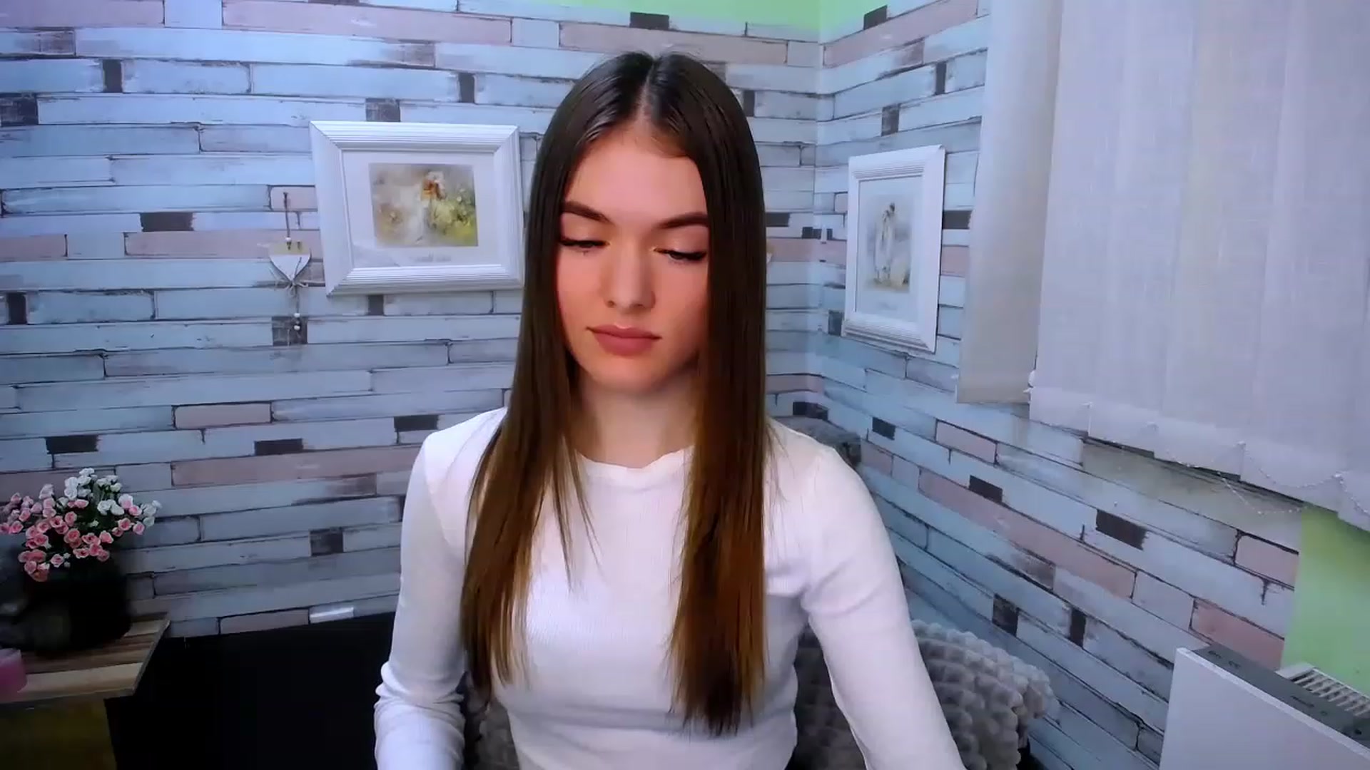 Gallery image thumbnail from Mili_Sky_'s myfreecams stream on, 02/06/2023, 12:29 image 18 of 20