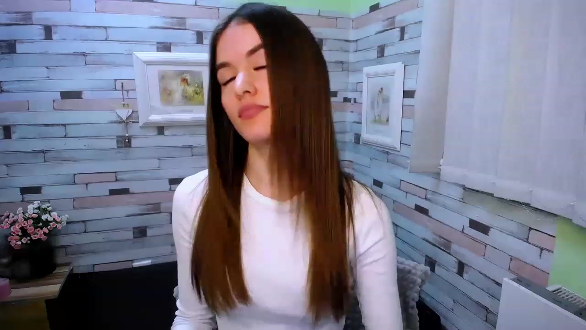 Gallery image thumbnail from Mili_Sky_'s myfreecams stream on, 02/06/2023, 12:29 image 19 of 20
