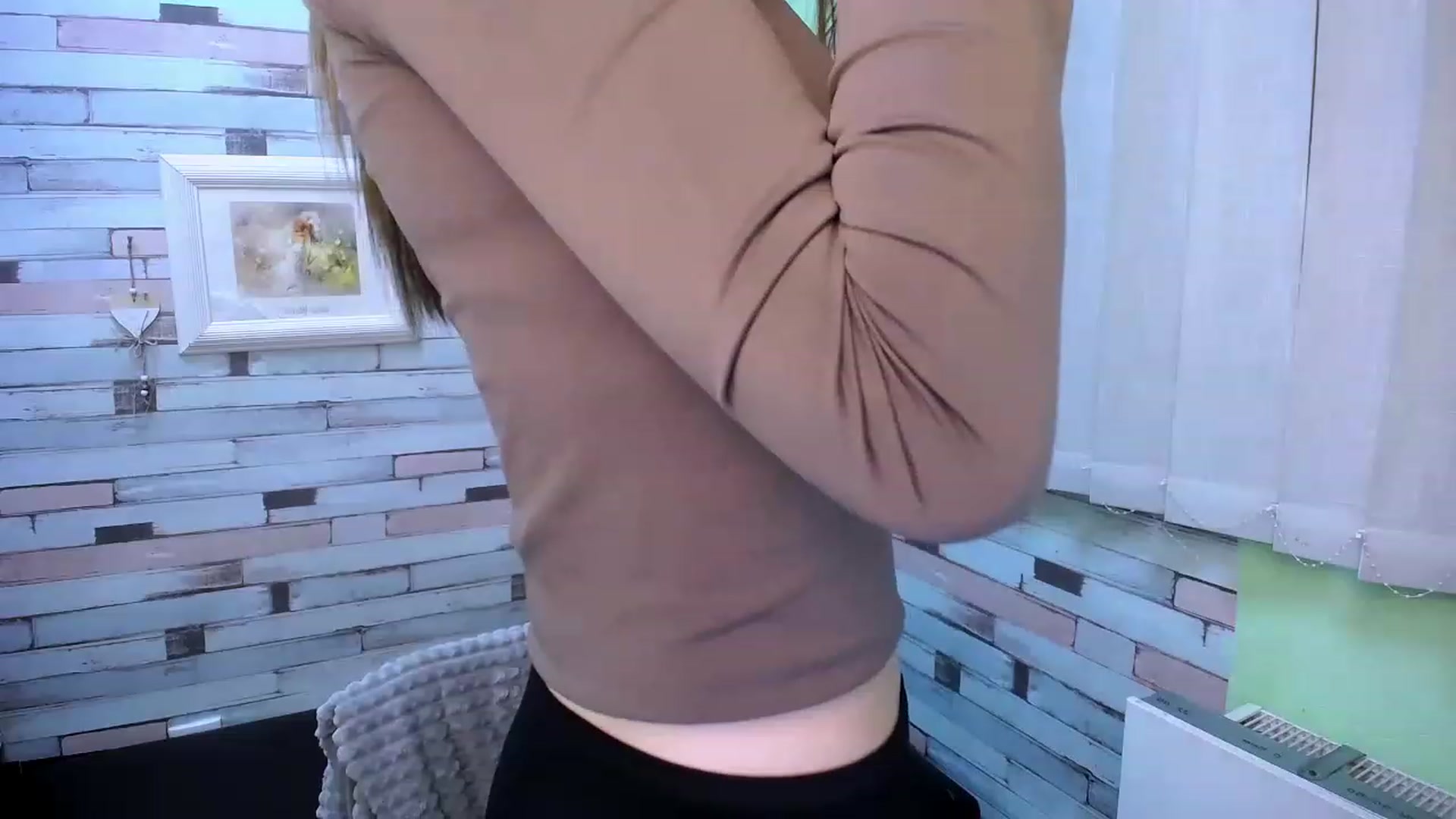 Gallery image thumbnail from Mili_Sky_'s myfreecams stream on, 02/07/2023, 14:00 image 17 of 20