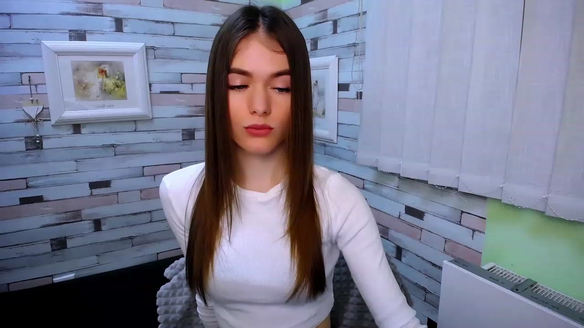 Gallery image thumbnail from Mili_Sky_'s myfreecams stream on, 02/19/2023, 11:43 image 7 of 20