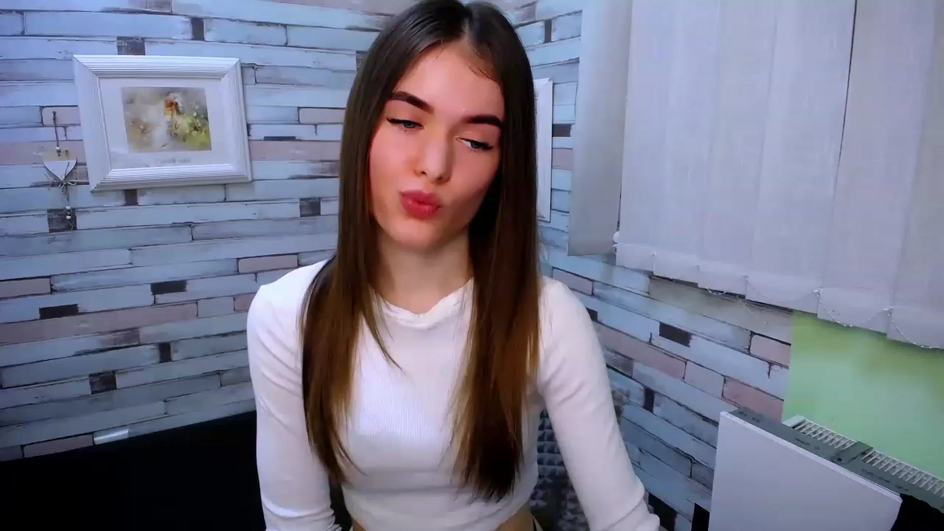 Gallery image thumbnail from Mili_Sky_'s myfreecams stream on, 02/23/2023, 14:48 image 6 of 20