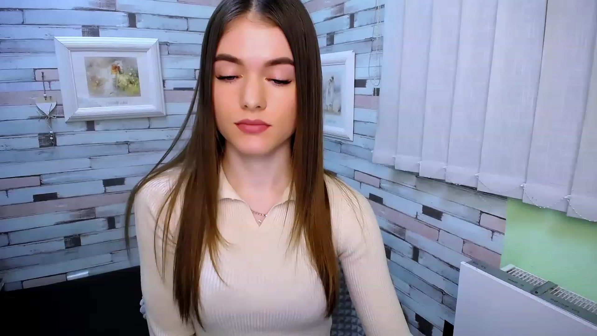 Gallery image thumbnail from Mili_Sky_'s myfreecams stream on, 02/26/2023, 11:19 image 13 of 20