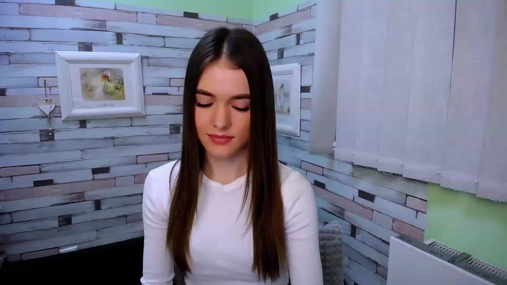 Gallery image thumbnail from Mili_Sky_'s myfreecams stream on, 02/27/2023, 12:43 image 6 of 20