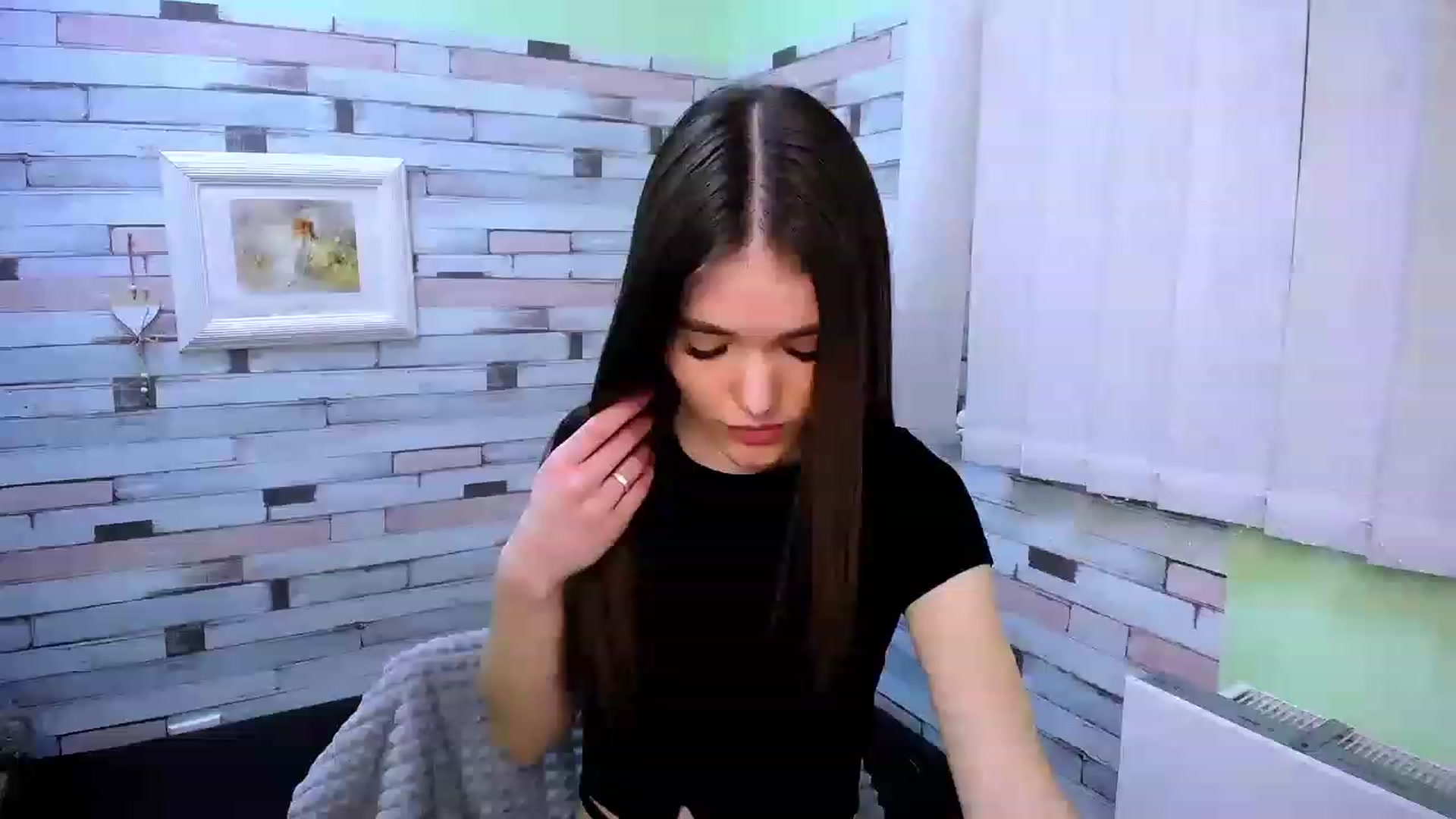 Gallery image thumbnail from Mili_Sky_'s myfreecams stream on, 03/07/2023, 10:31 image 4 of 20