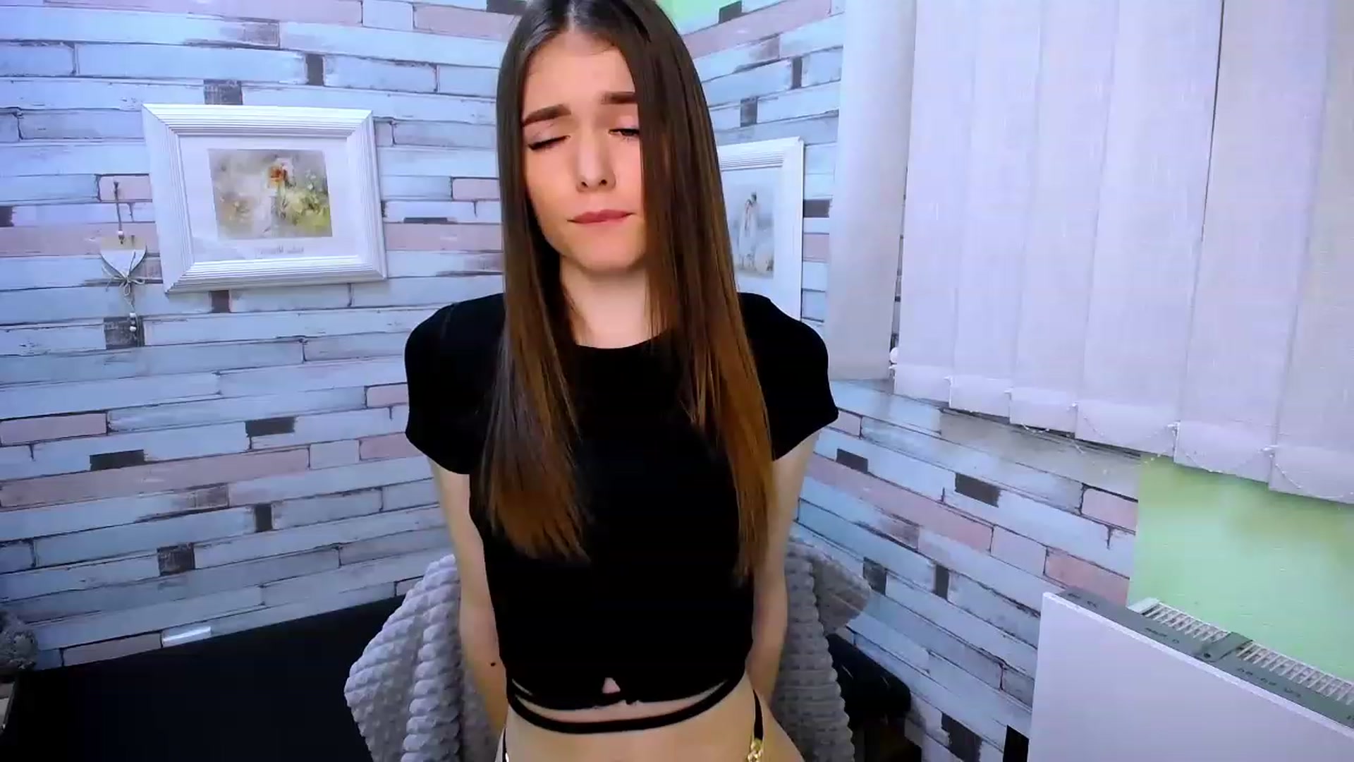 Gallery image thumbnail from Mili_Sky_'s myfreecams stream on, 03/07/2023, 10:56 image 6 of 20