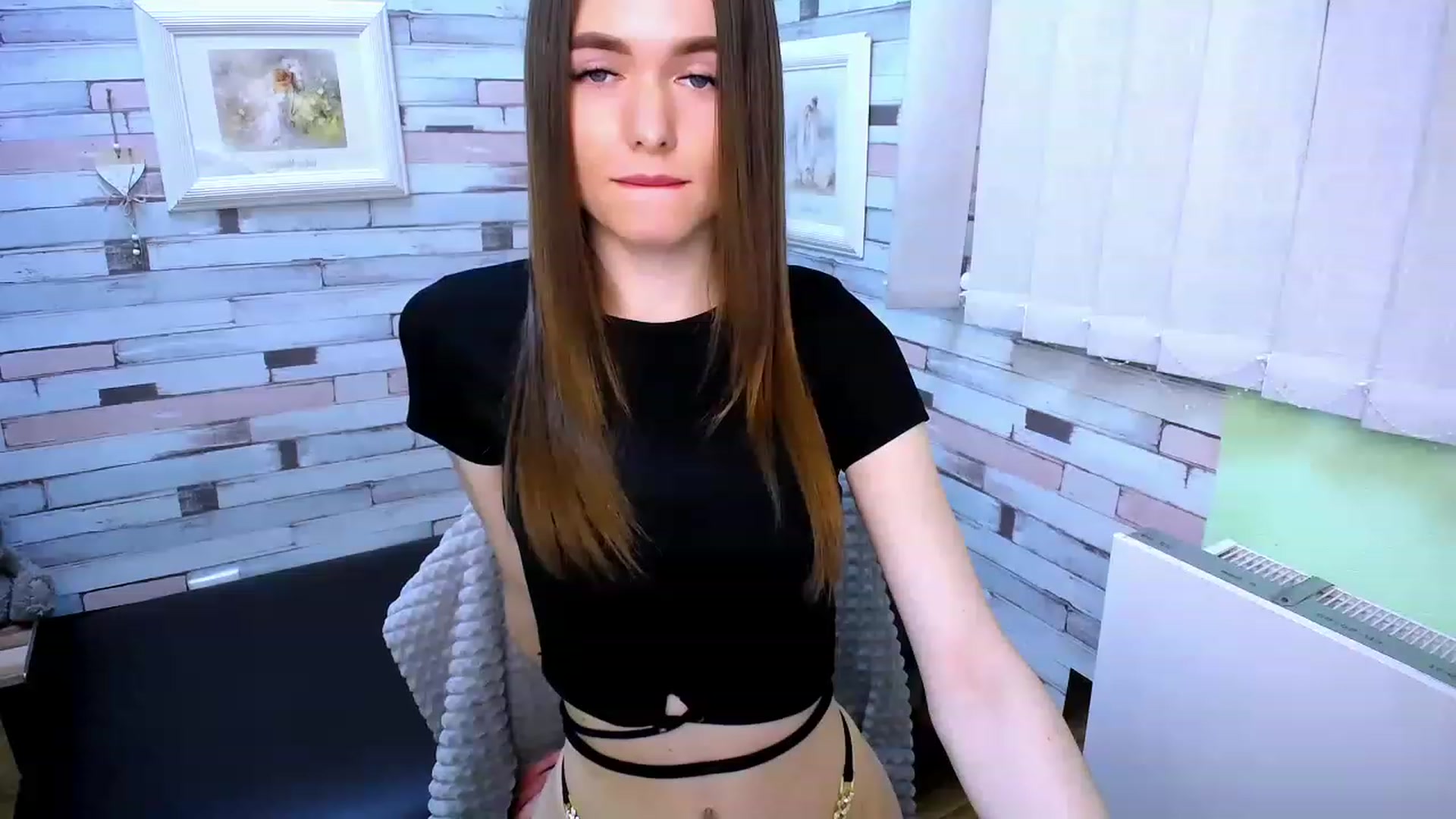 Gallery image thumbnail from Mili_Sky_'s myfreecams stream on, 03/07/2023, 10:56 image 7 of 20