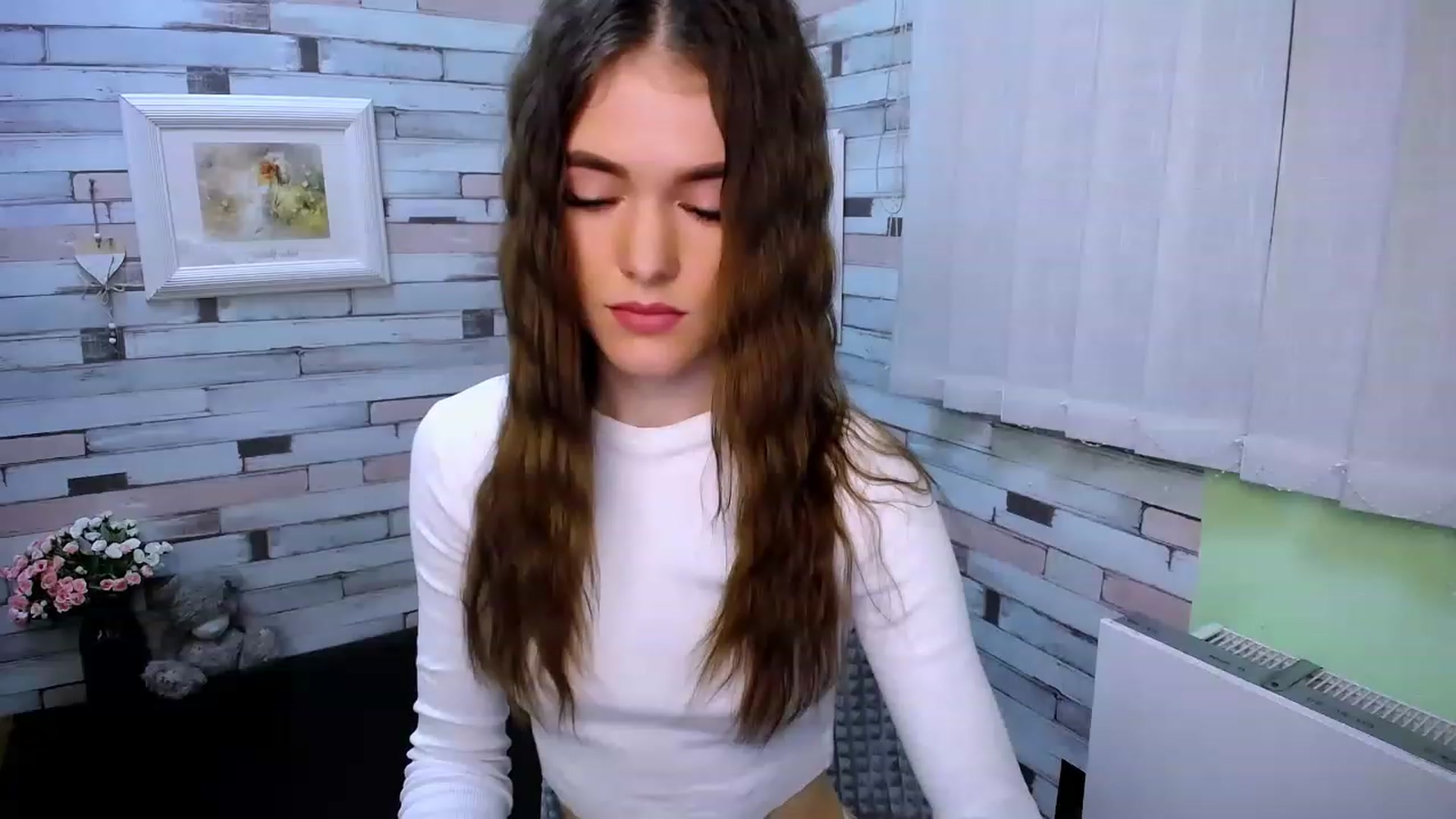 Gallery image thumbnail from Mili_Sky_'s myfreecams stream on, 03/09/2023, 11:21 image 10 of 20