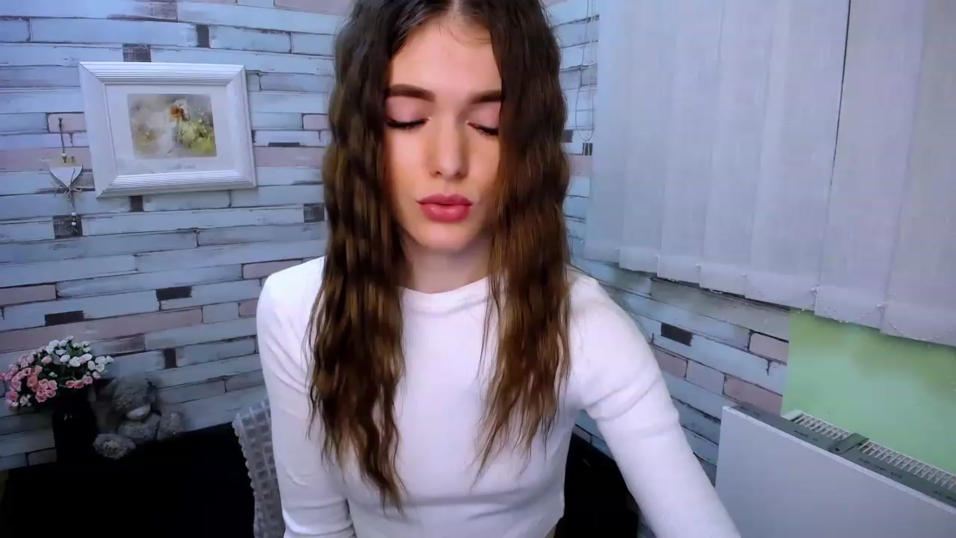 Gallery image thumbnail from Mili_Sky_'s myfreecams stream on, 03/09/2023, 11:21 image 9 of 20