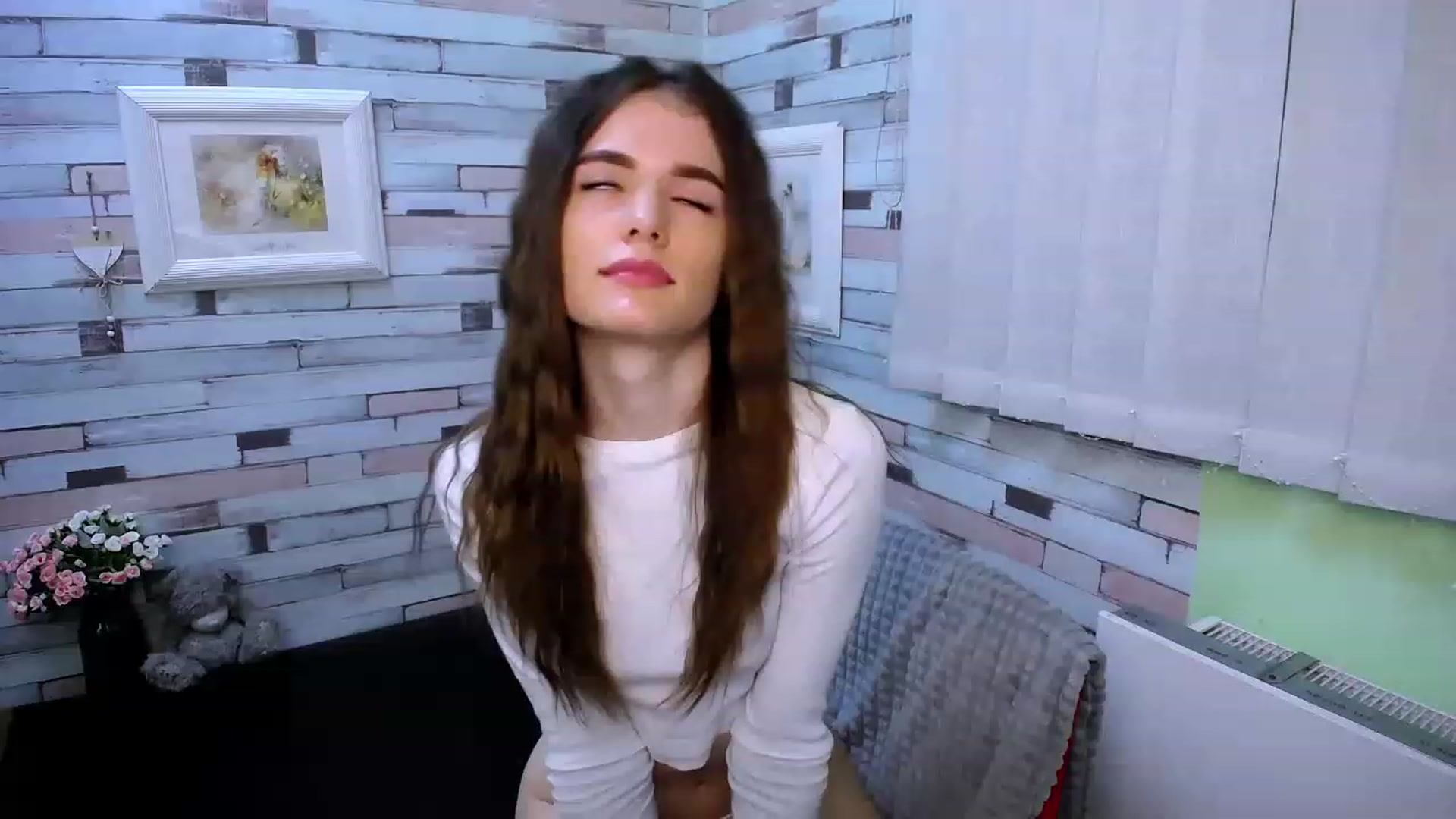 Gallery image thumbnail from Mili_Sky_'s myfreecams stream on, 03/09/2023, 11:21 image 6 of 20