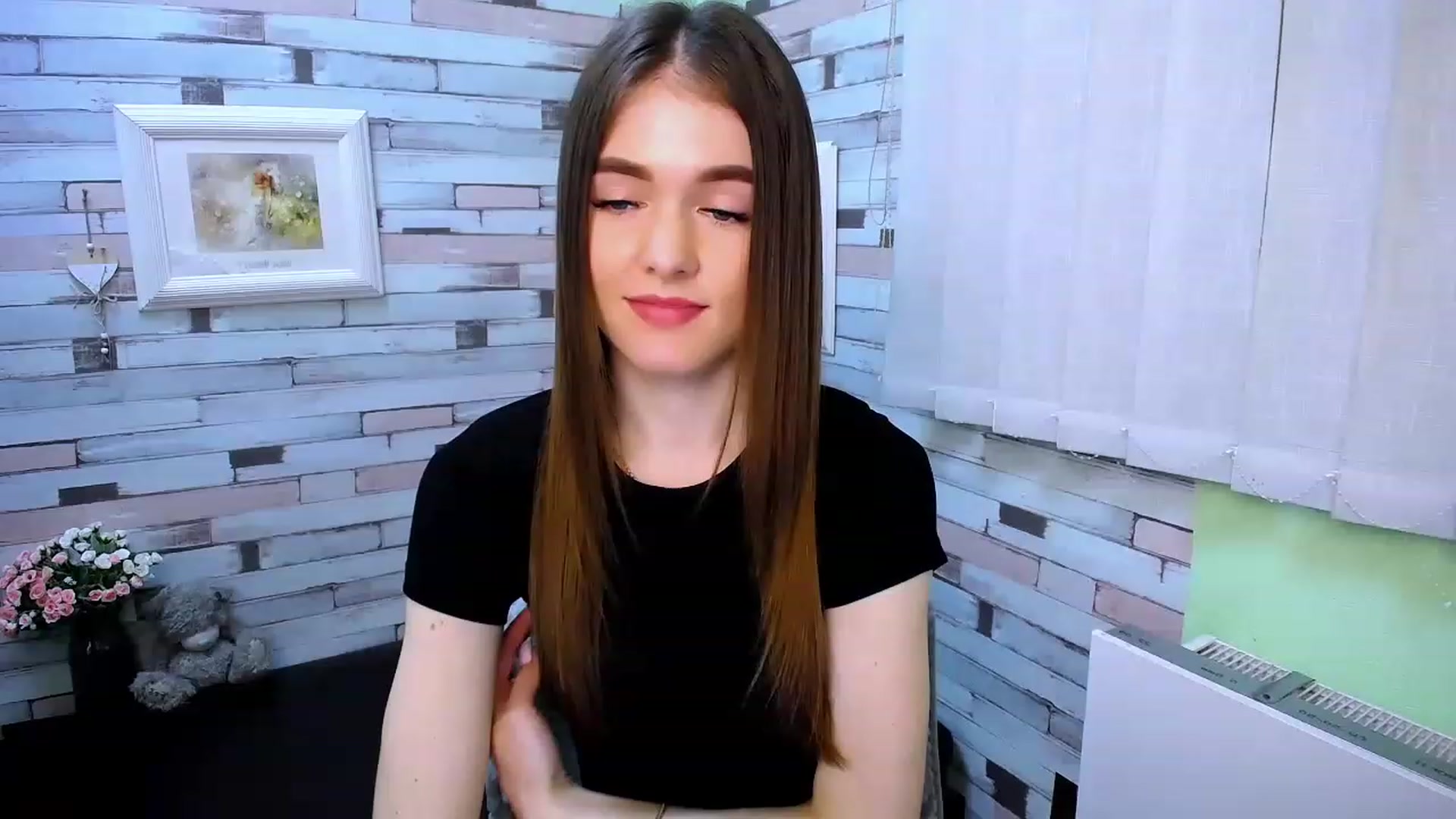 Gallery image thumbnail from Mili_Sky_'s myfreecams stream on, 03/10/2023, 10:15 image 7 of 20
